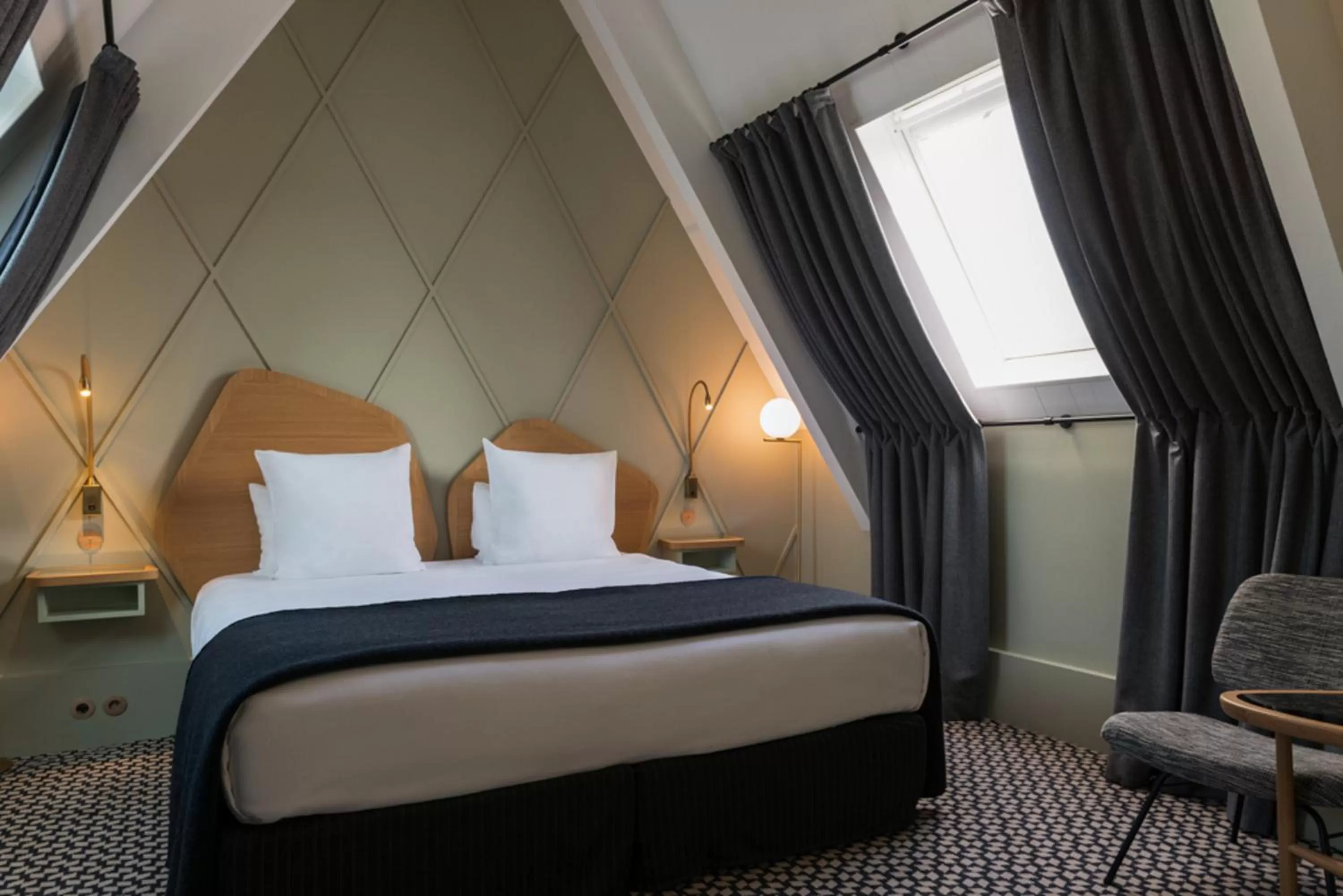 Bedroom, Bed in Millésime Hôtel