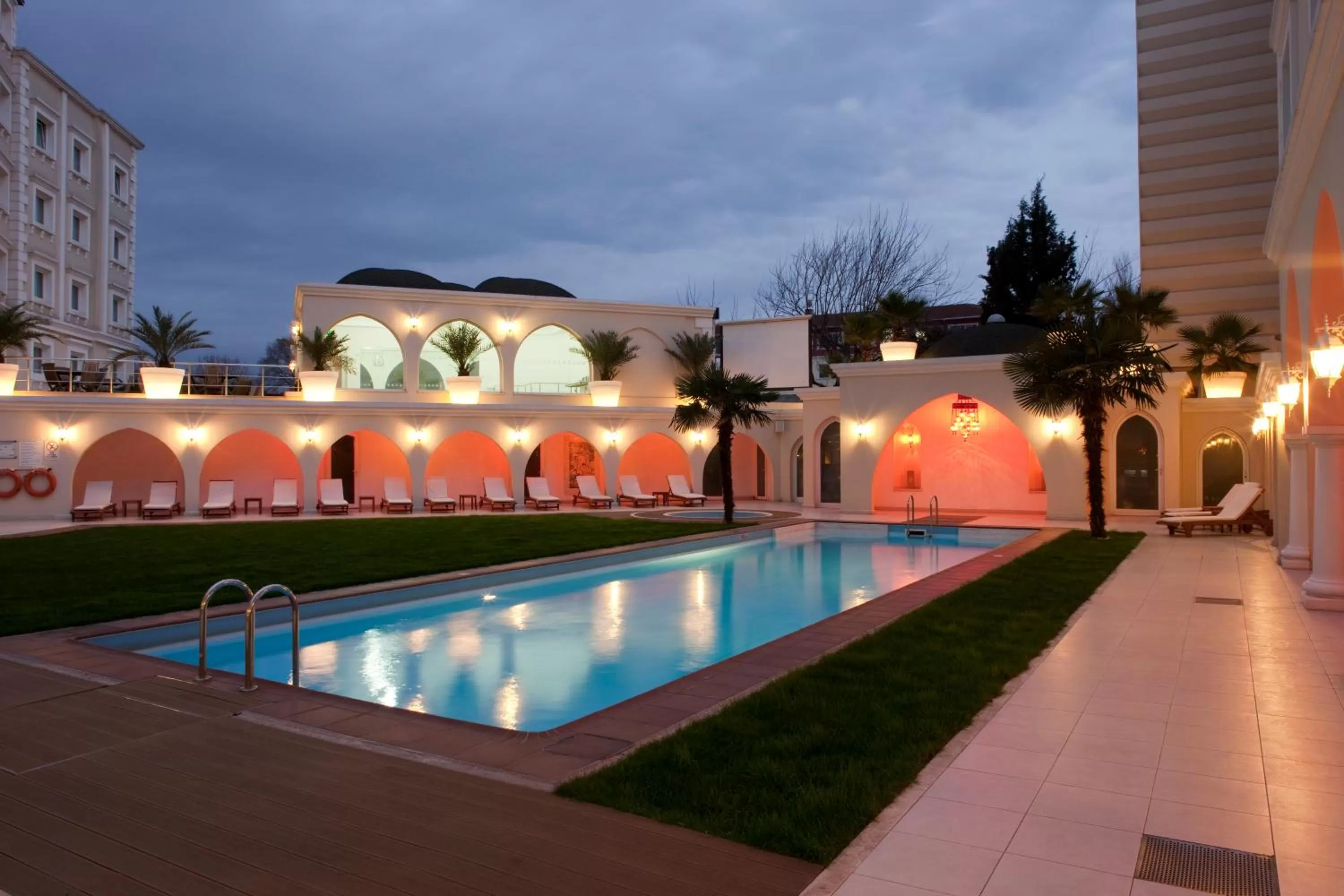 Swimming pool in Holiday Inn Istanbul City by IHG