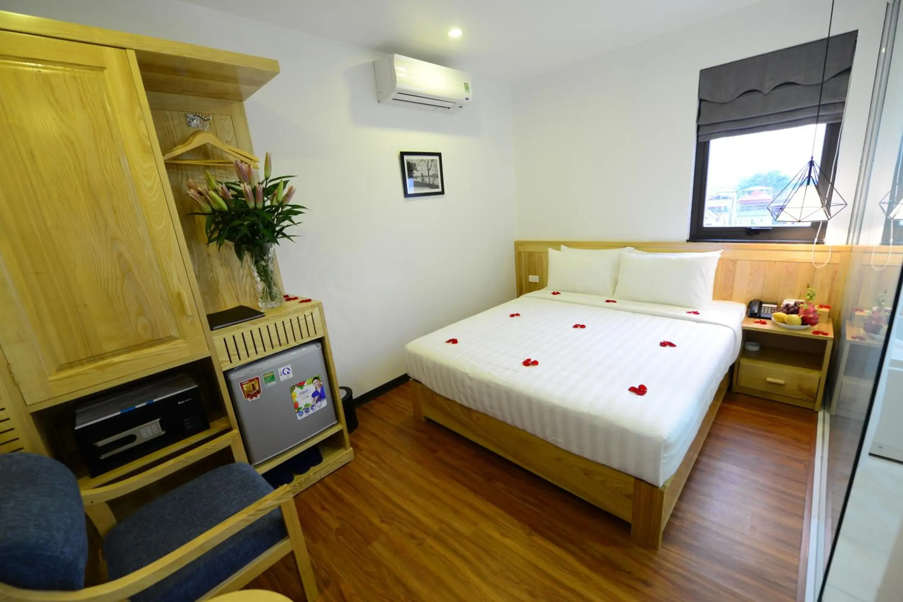 Bedroom, Bed in Blue Hanoi Inn Luxury Hotel and Spa