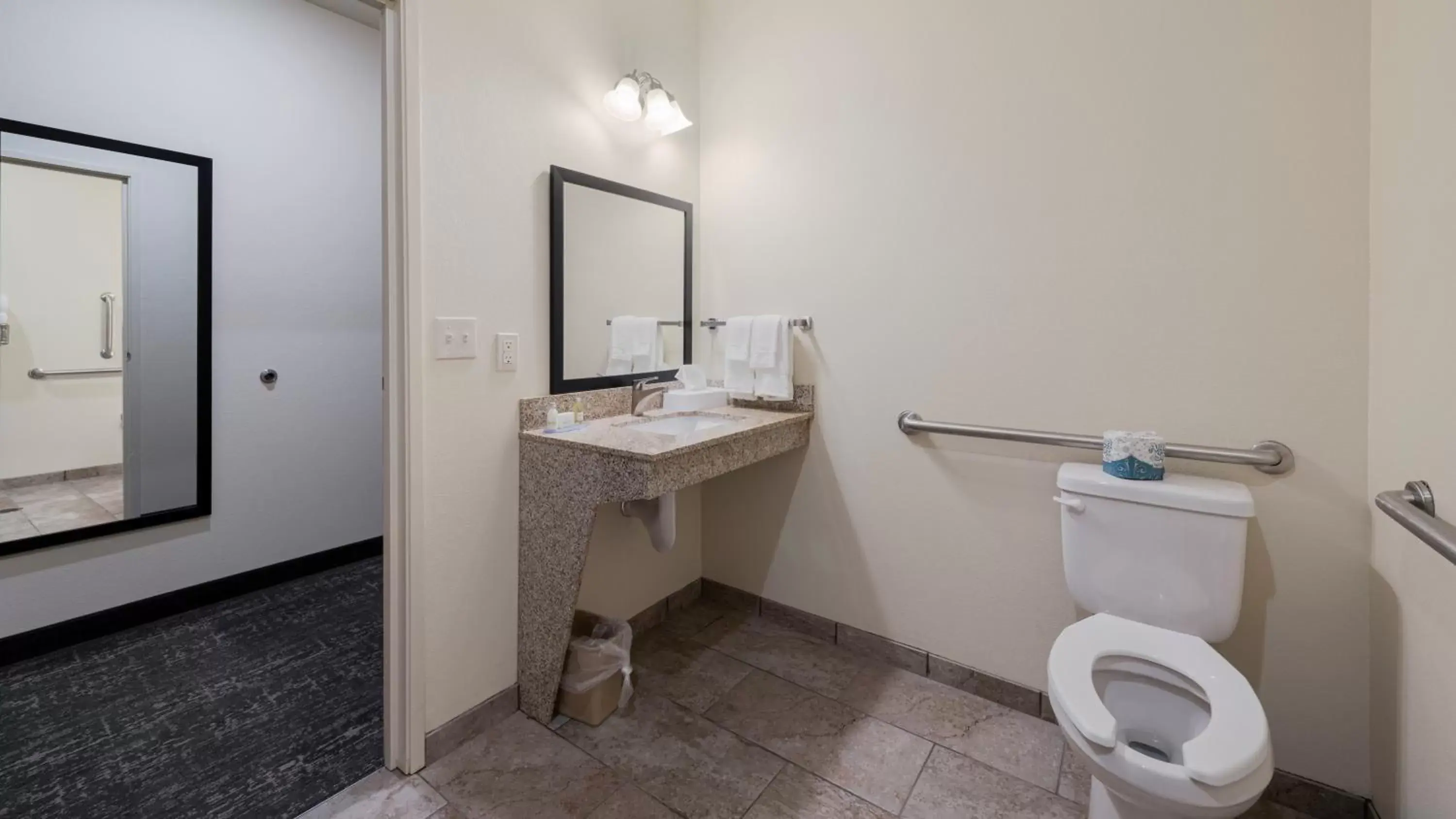 Toilet, Bathroom in Cobblestone Hotel & Suites - Two Rivers