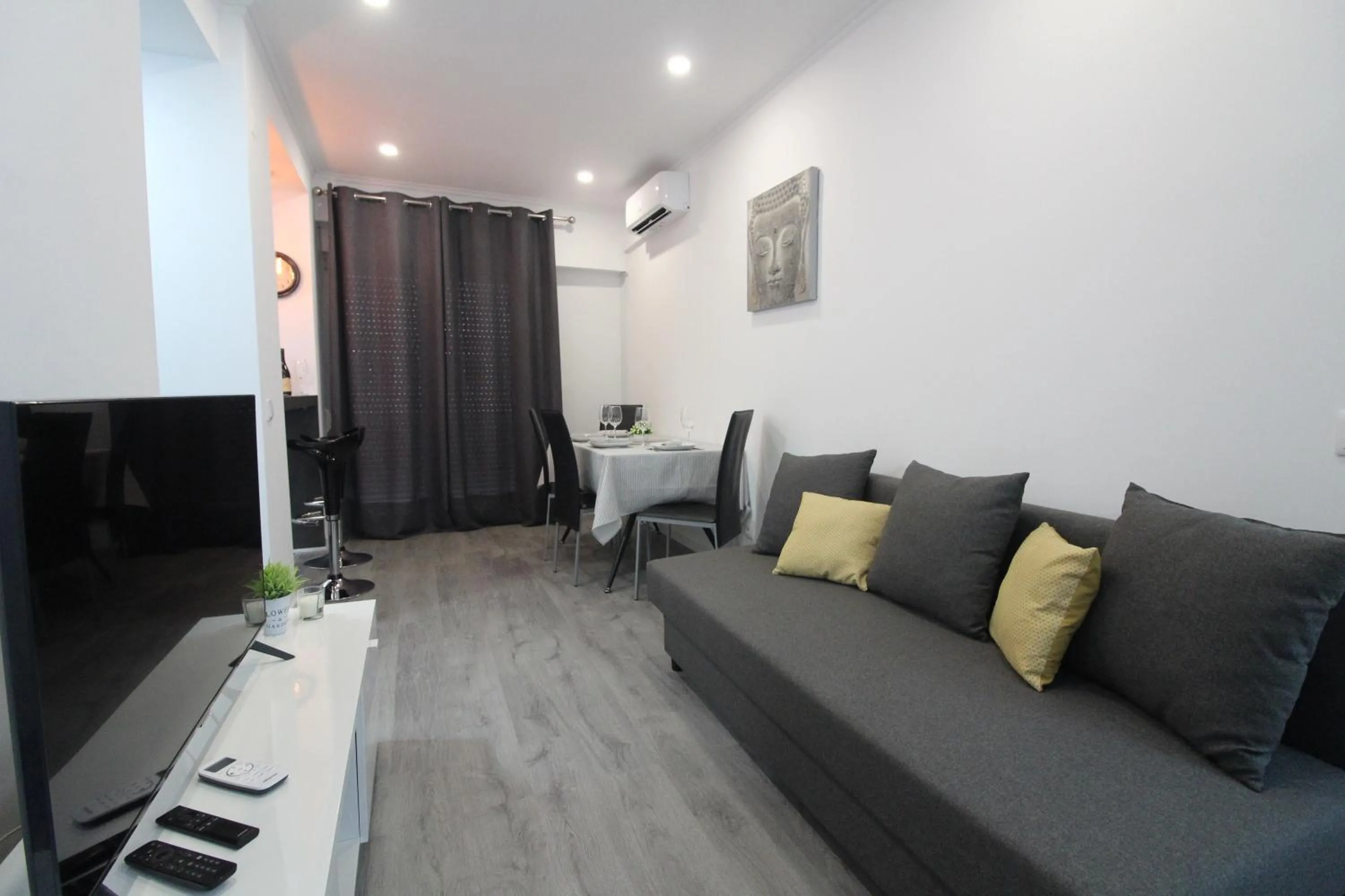 Communal lounge/ TV room in Varanda do Bonfim