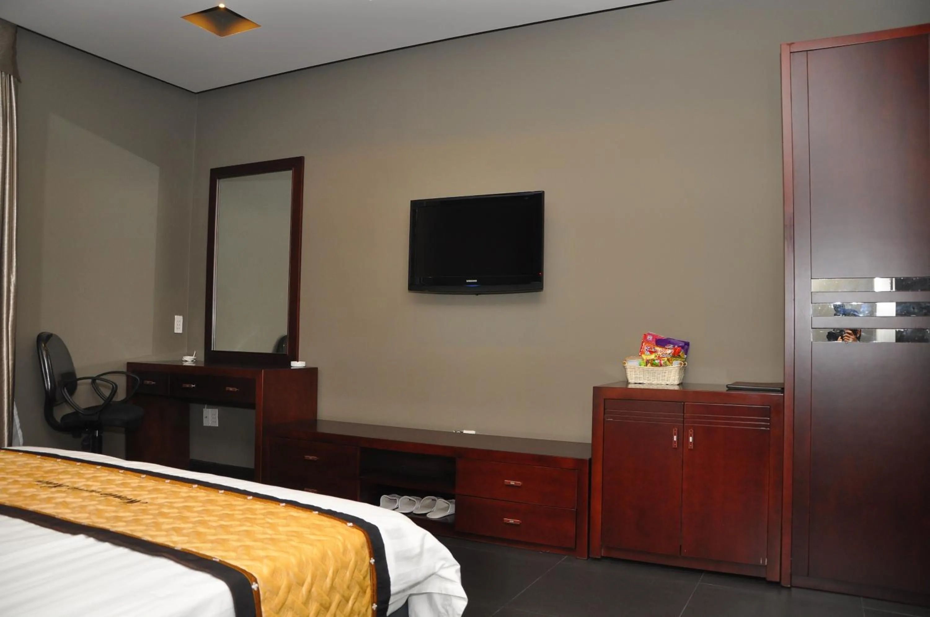TV and multimedia, Bed in Monte Carlo Hotel Hai Phong