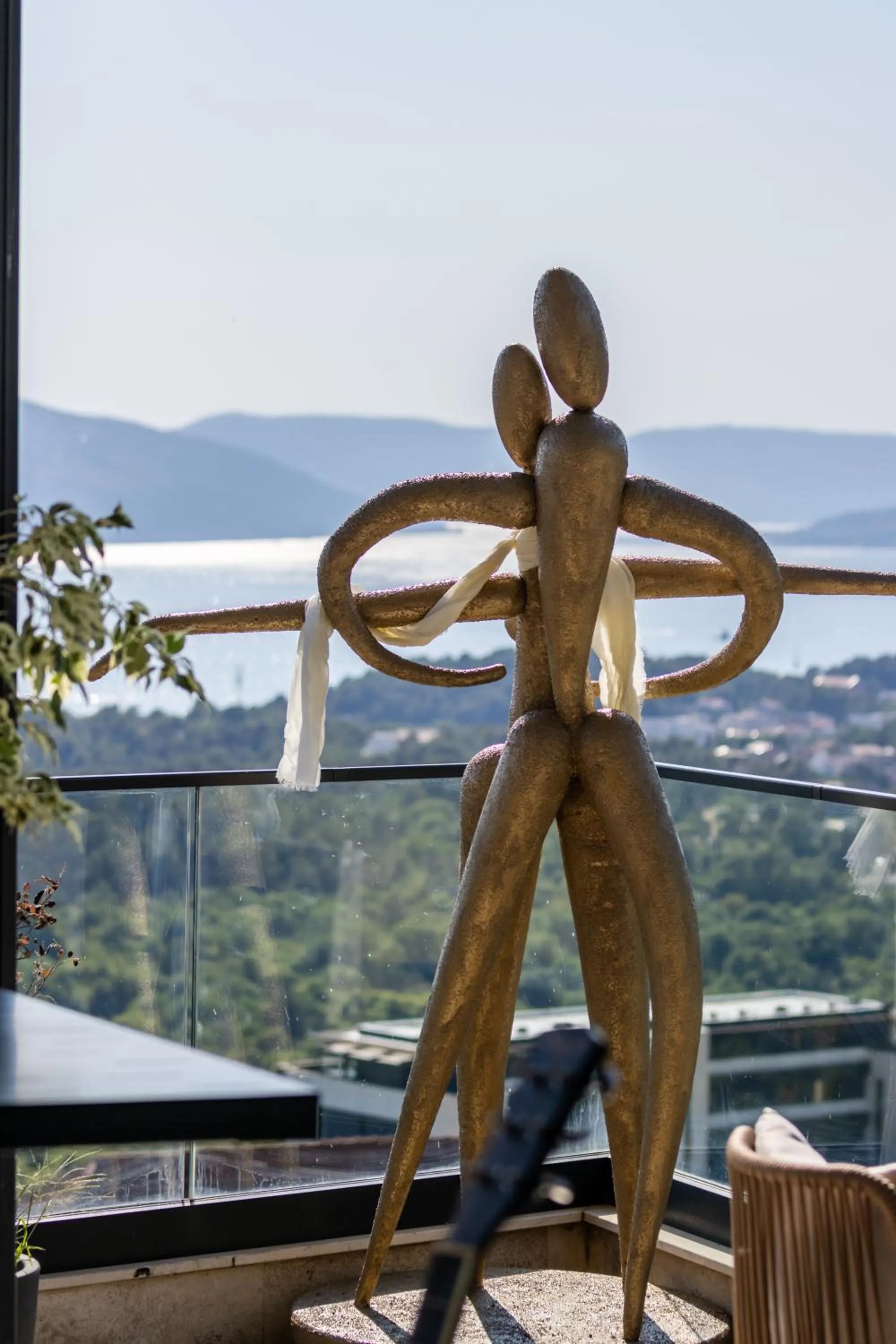 Restaurant/places to eat in Royal Blue Resort & Residences