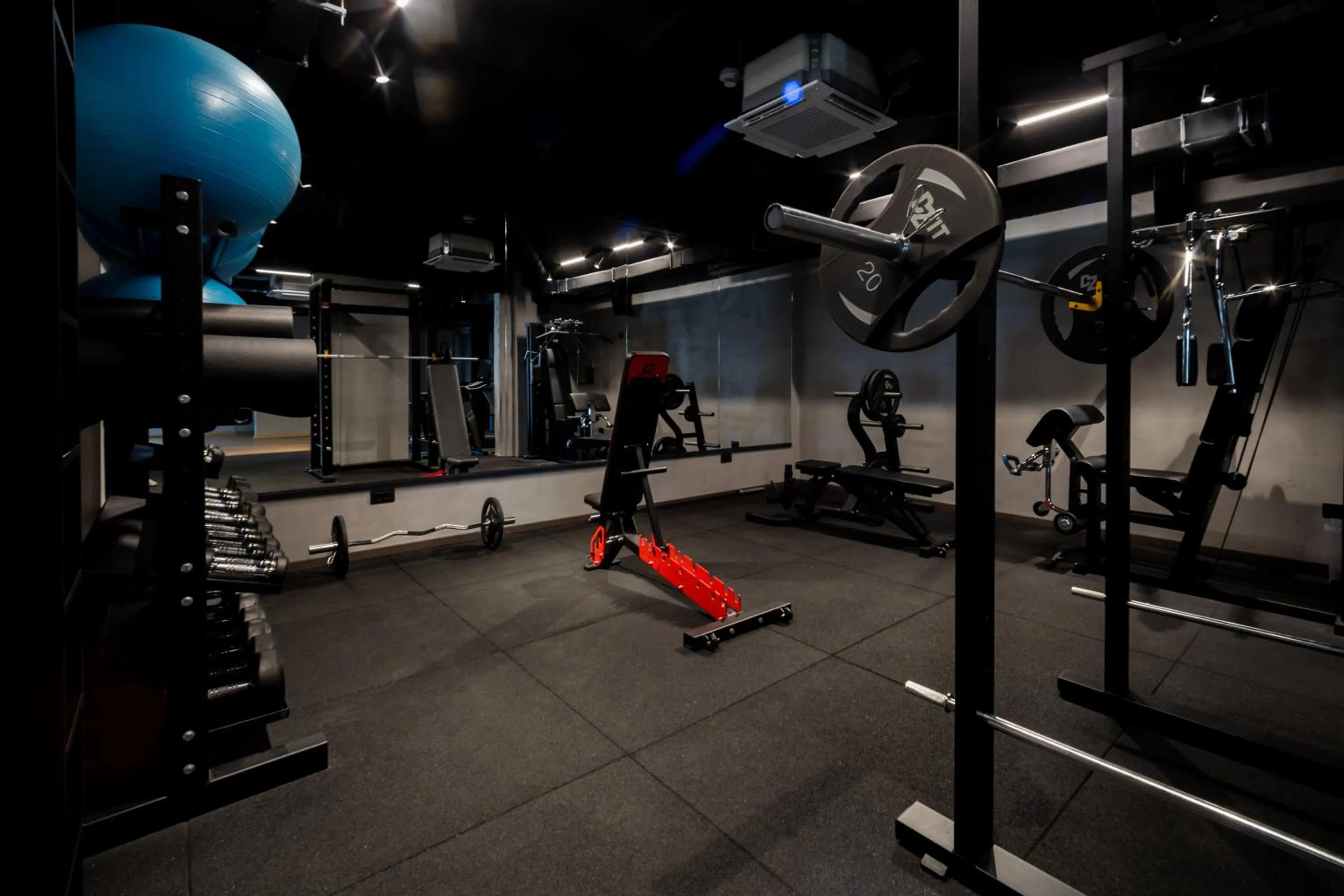 Fitness centre/facilities in Royal Blue Resort & Residences