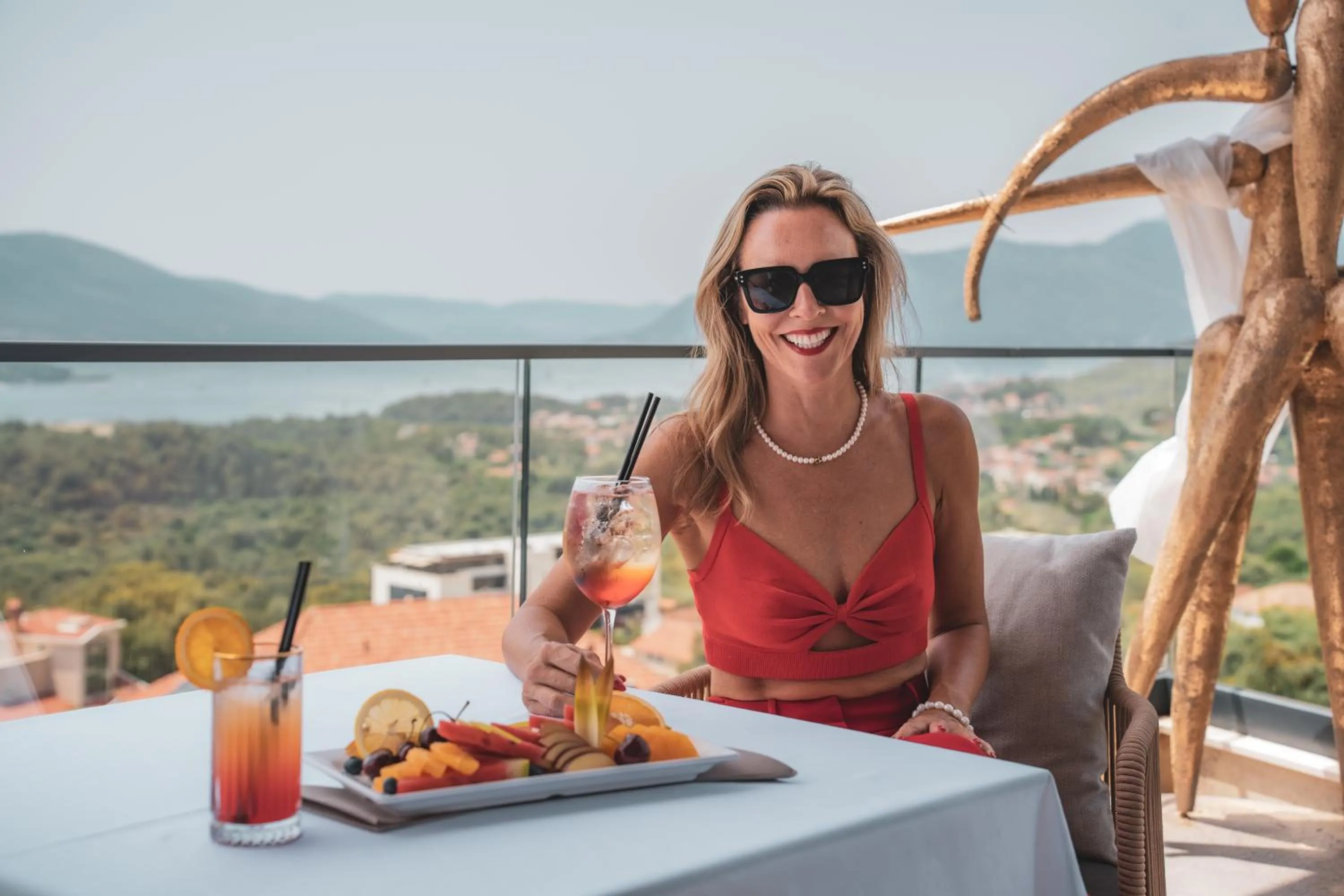 Restaurant/places to eat in Royal Blue Resort & Residences