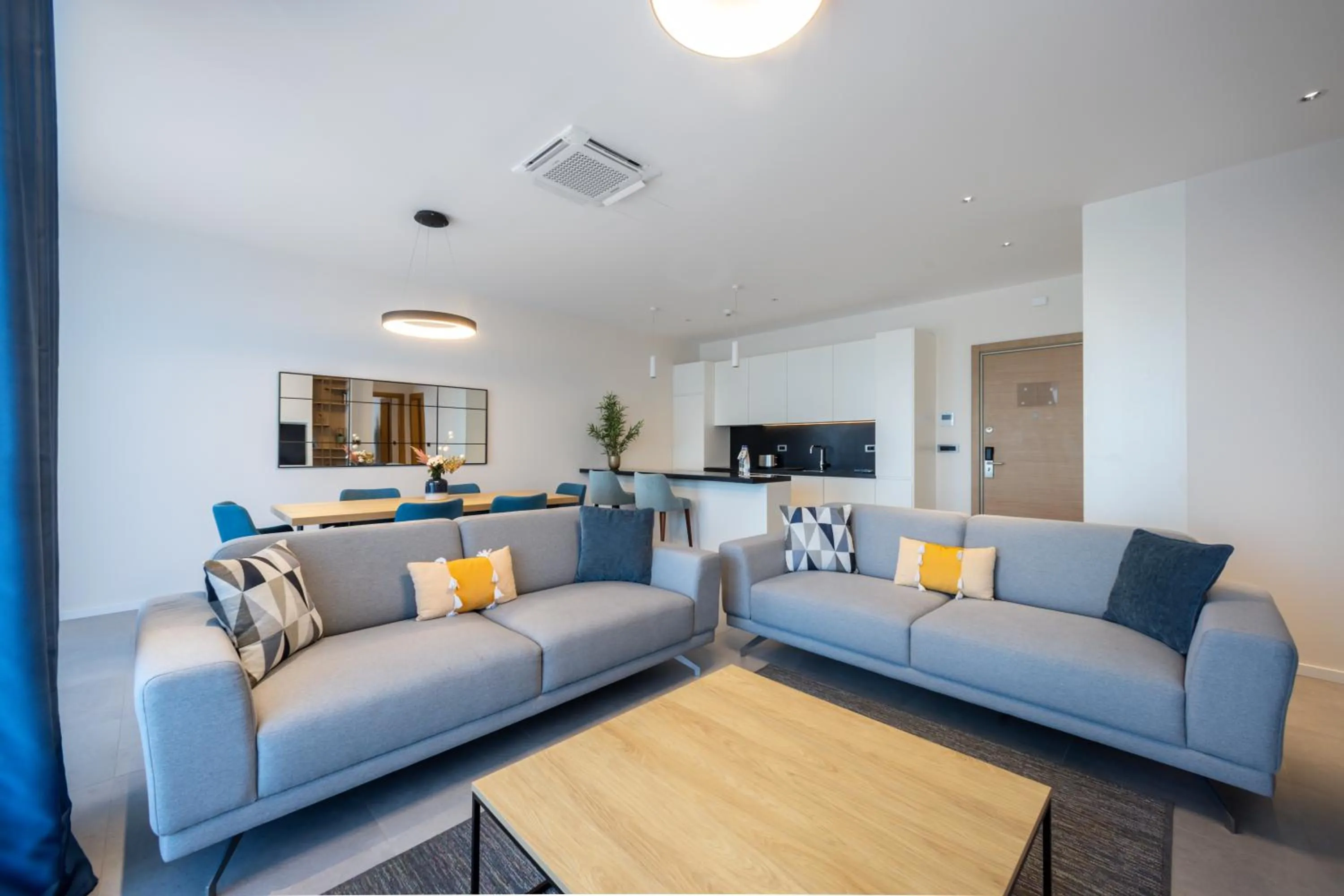 TV and multimedia in Royal Blue Resort & Residences