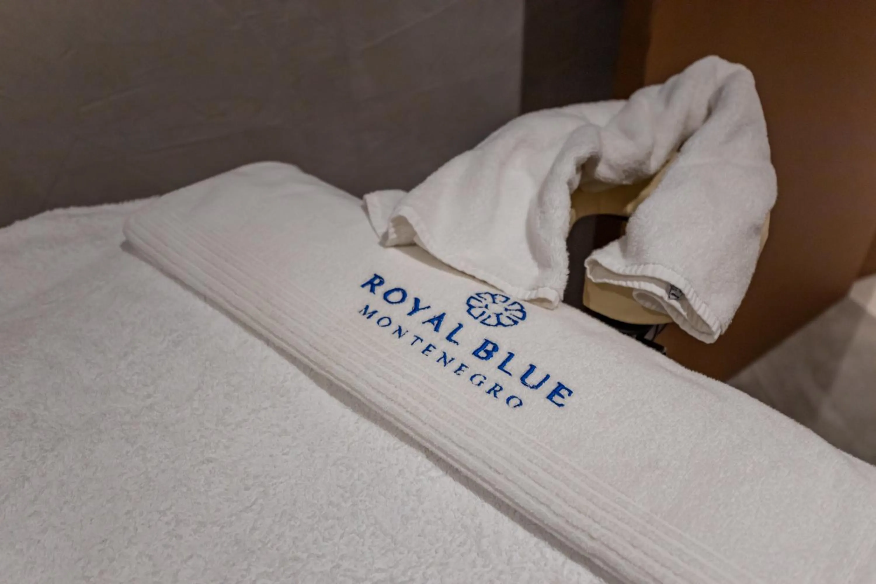 Spa and wellness centre/facilities, Bed in Royal Blue Resort & Residences