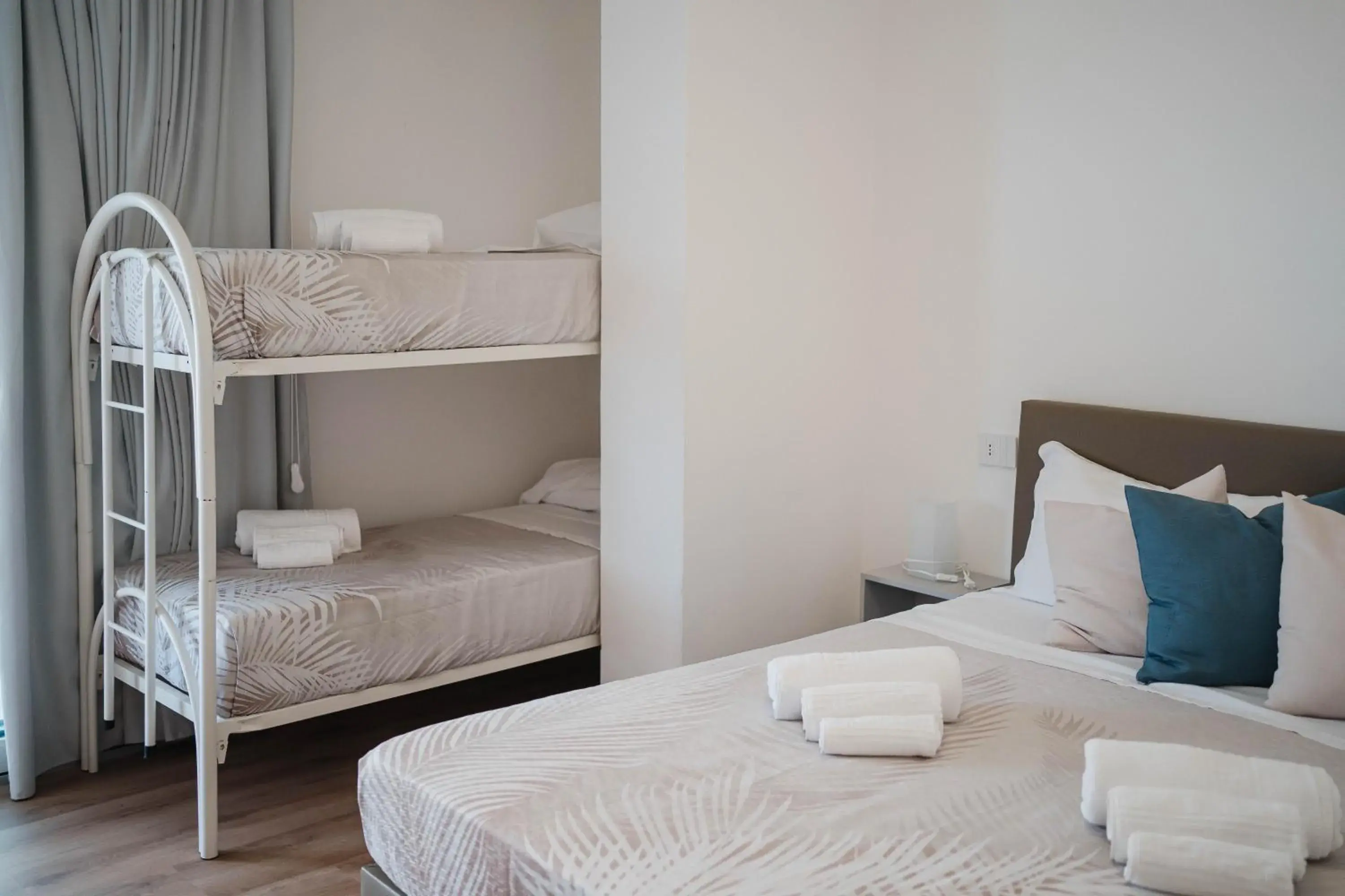 Quadruple Room with Sea View in Hotel Ficocella Quadruple Room with Sea View in Hotel Ficocella