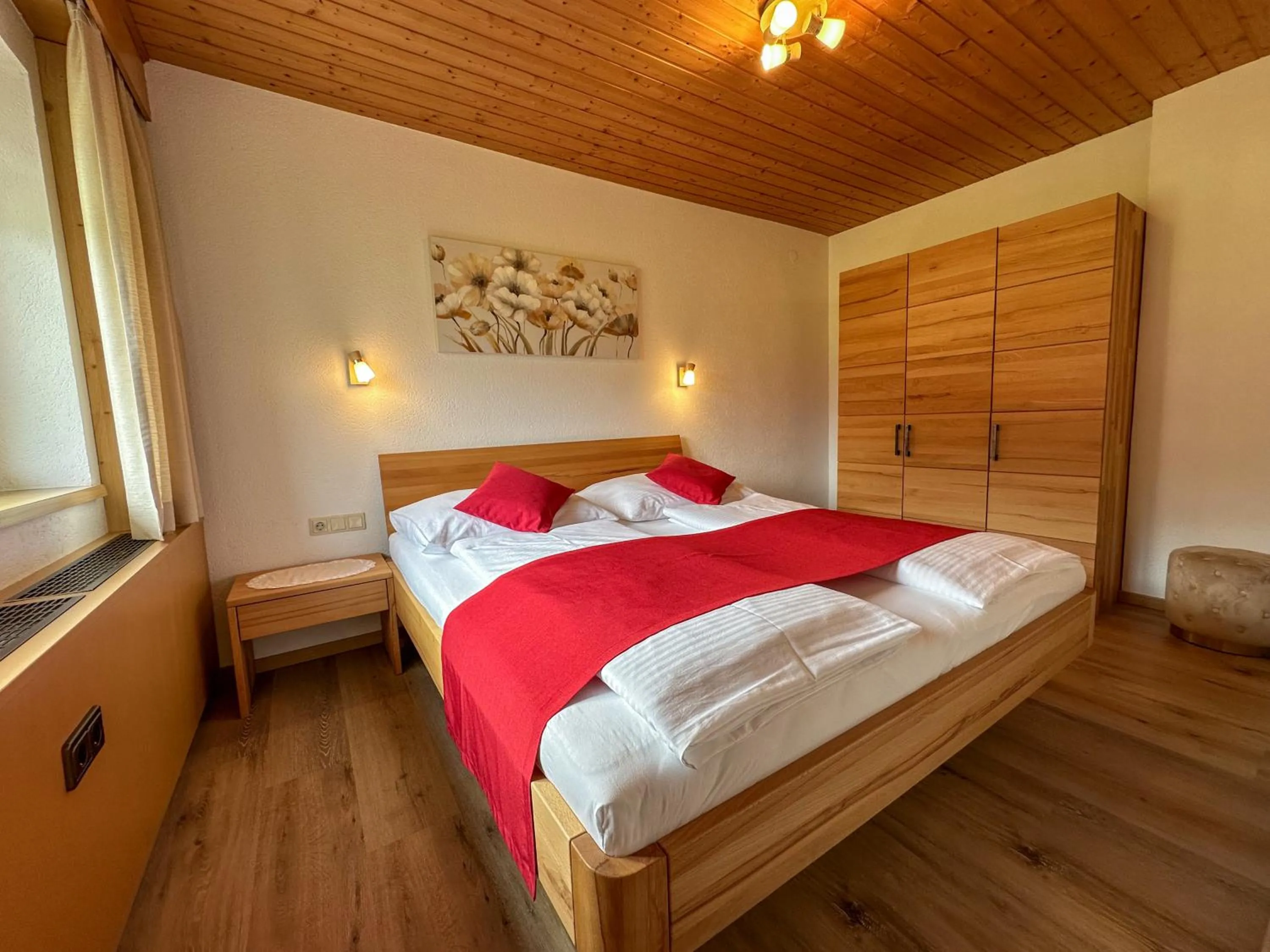 Photo of the whole room, Bed in Frühstückspension Seeblick