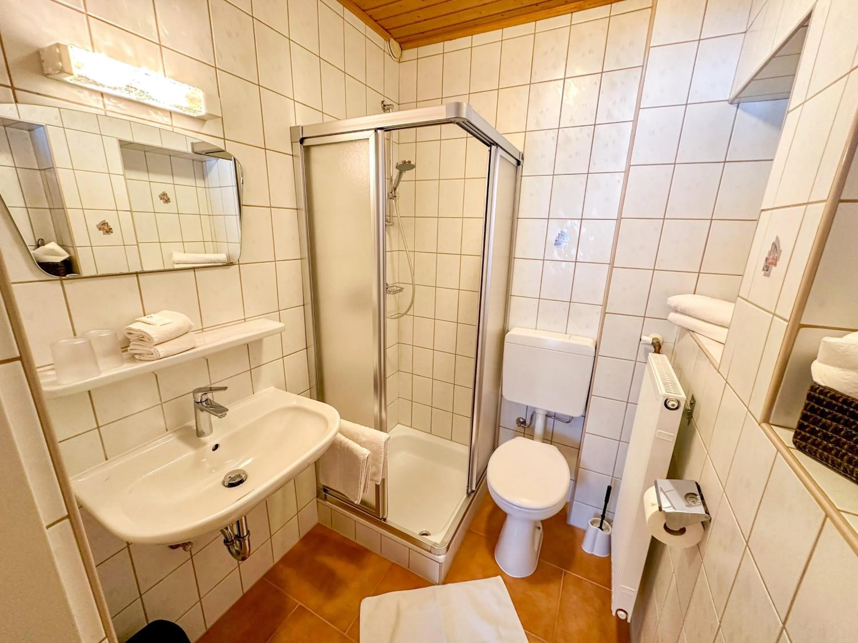 Shower in Frühstückspension Seeblick
