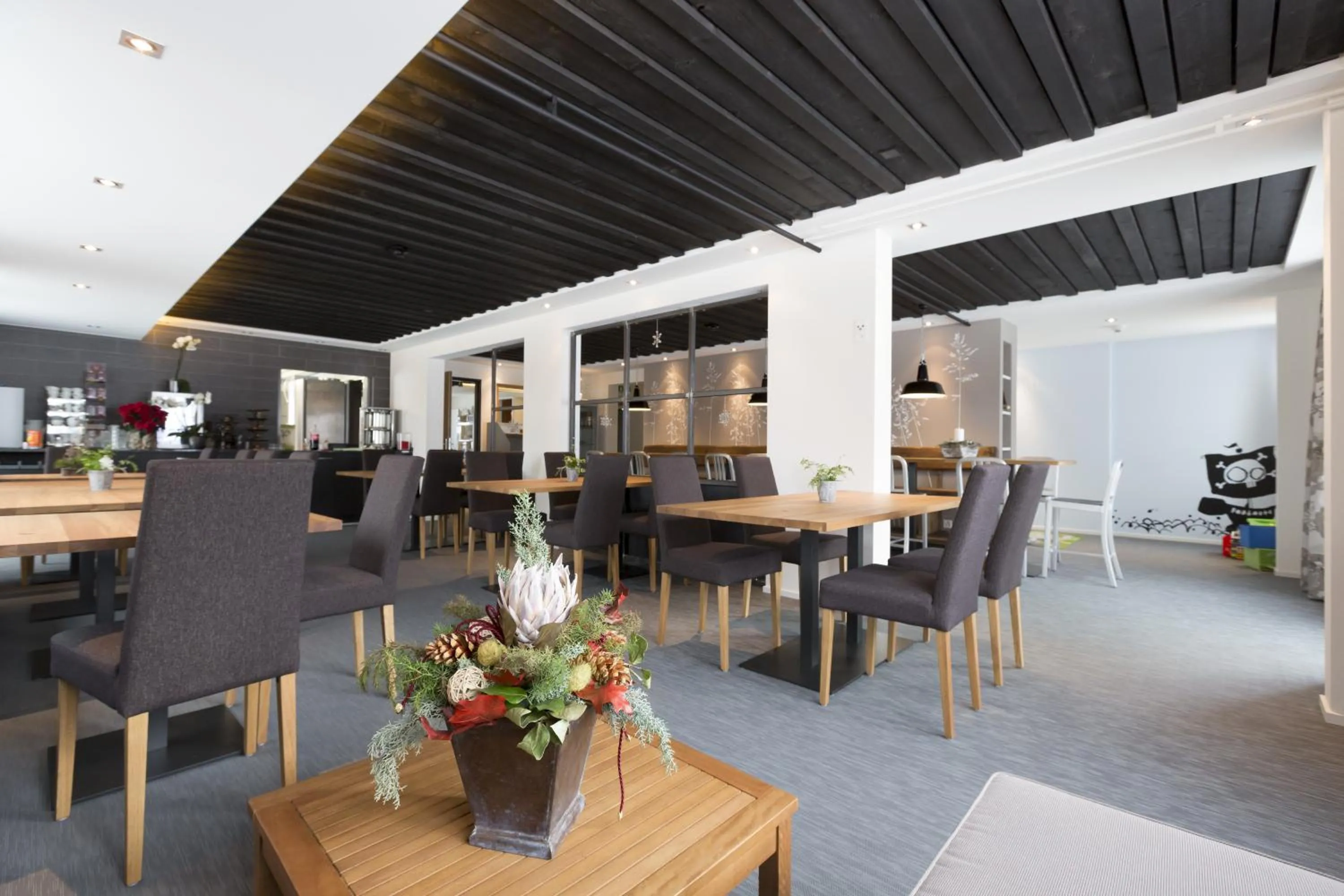 Restaurant/places to eat in Le Petit Relais