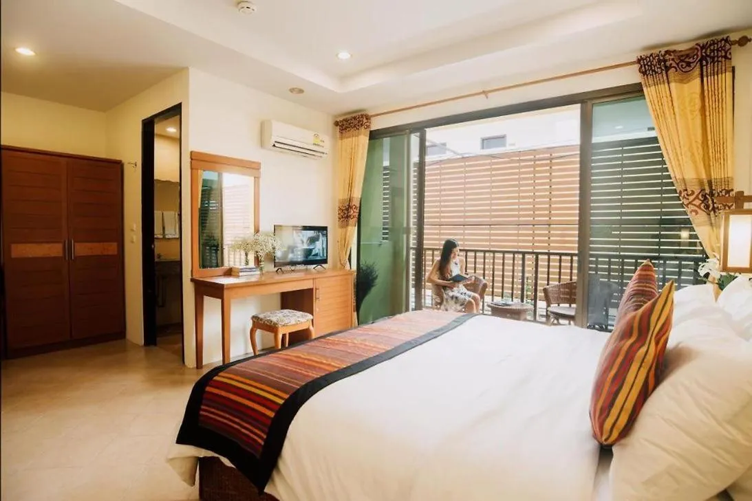 Bed in Kata Silver Sand