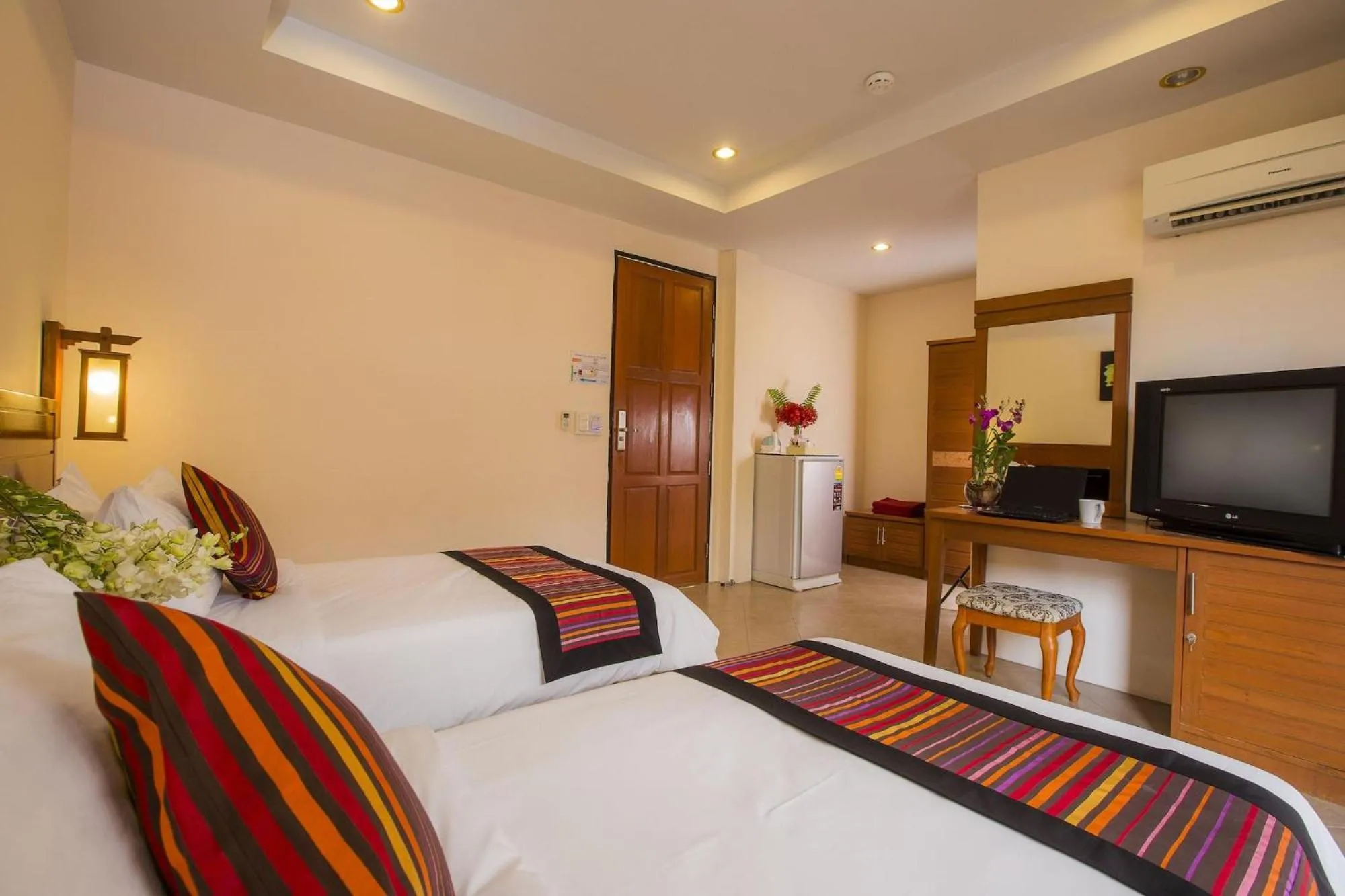 Bed in Kata Silver Sand