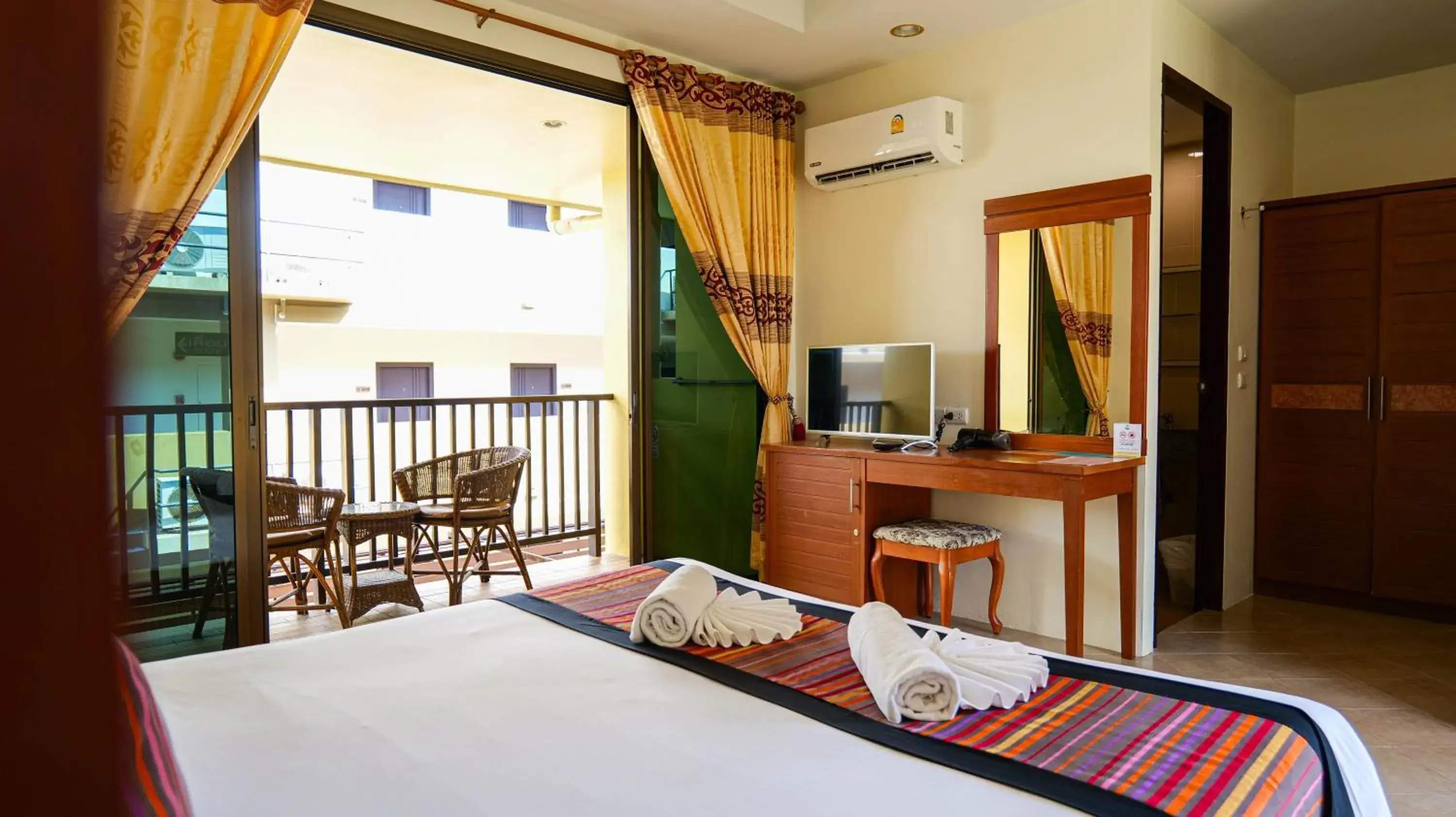 Bed in Kata Silver Sand Bed in Kata Silver Sand