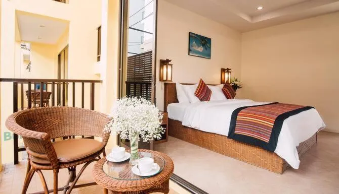 Bed in Kata Silver Sand