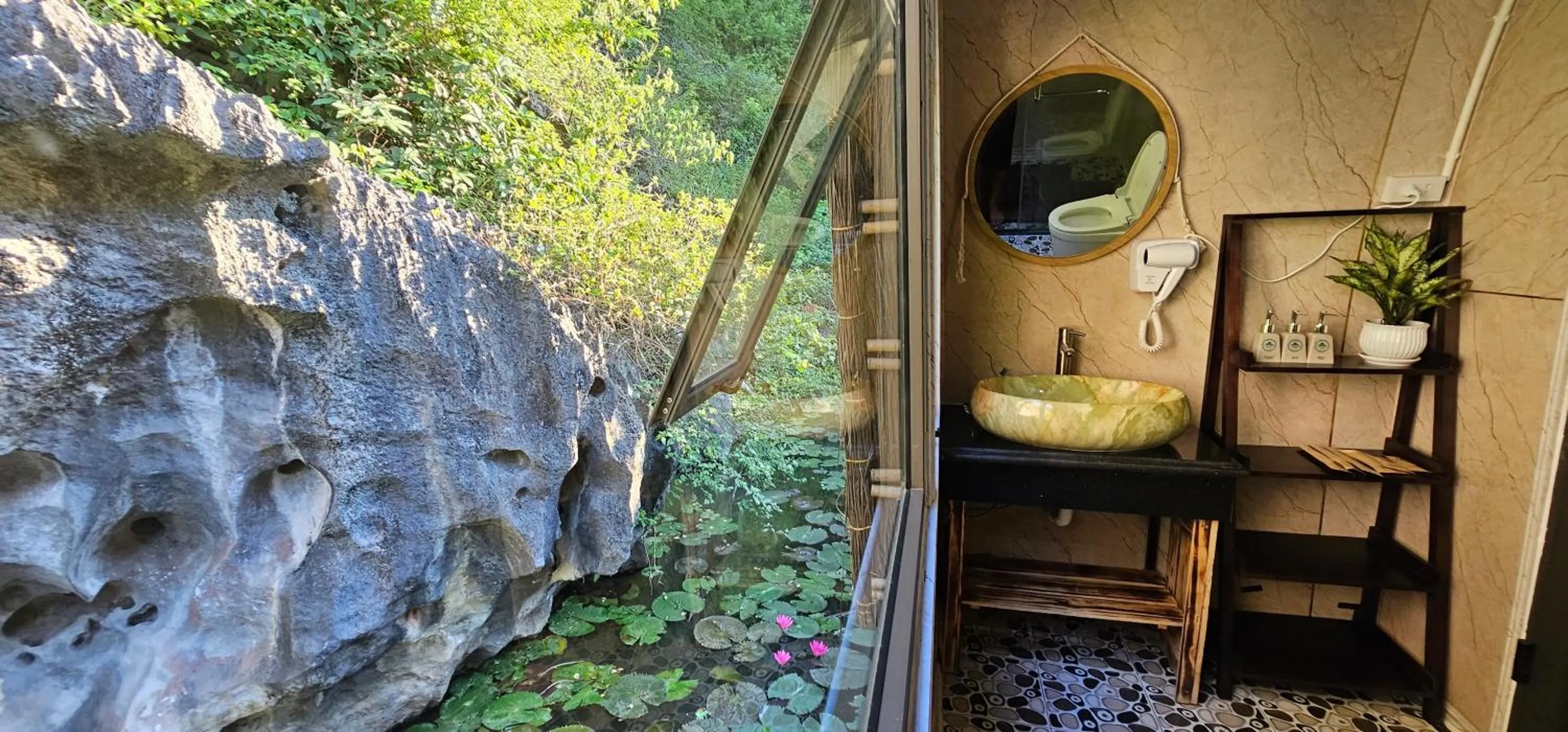 Open Air Bath in Fairy Mountain Retreat