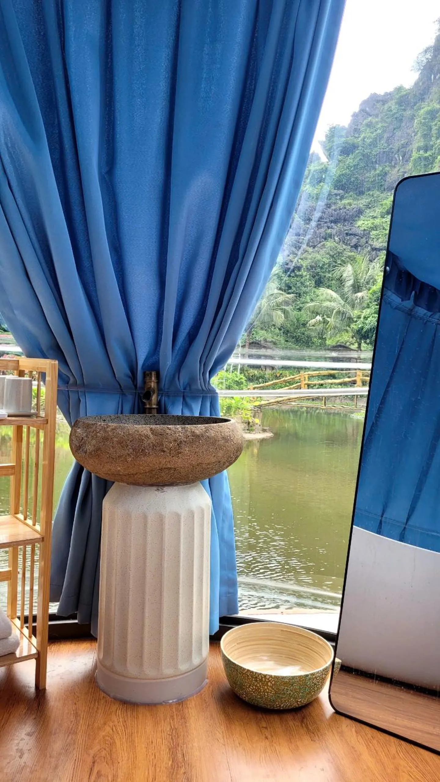 Shower in Fairy Mountain Retreat
