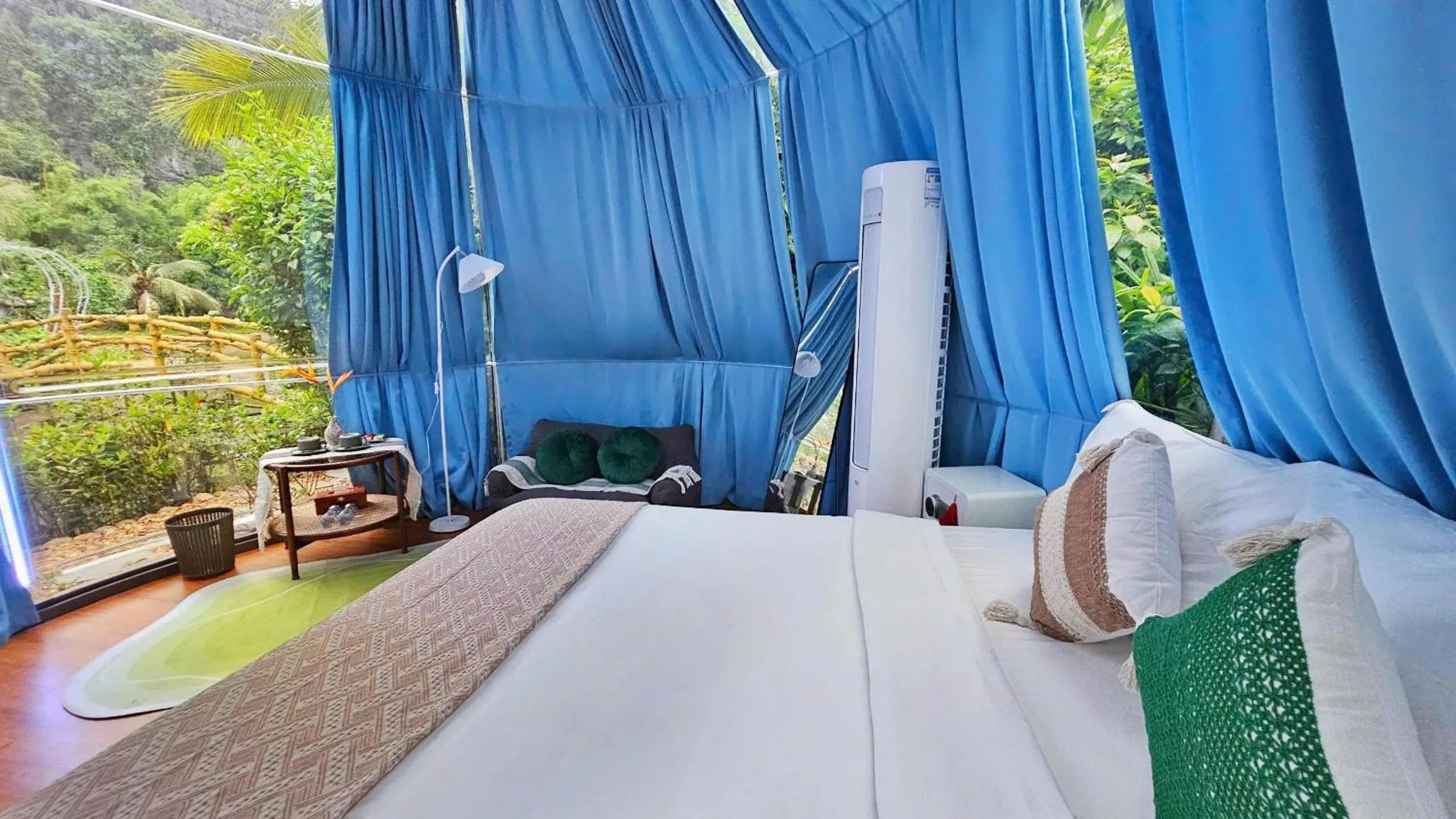 Bed in Fairy Mountain Retreat
