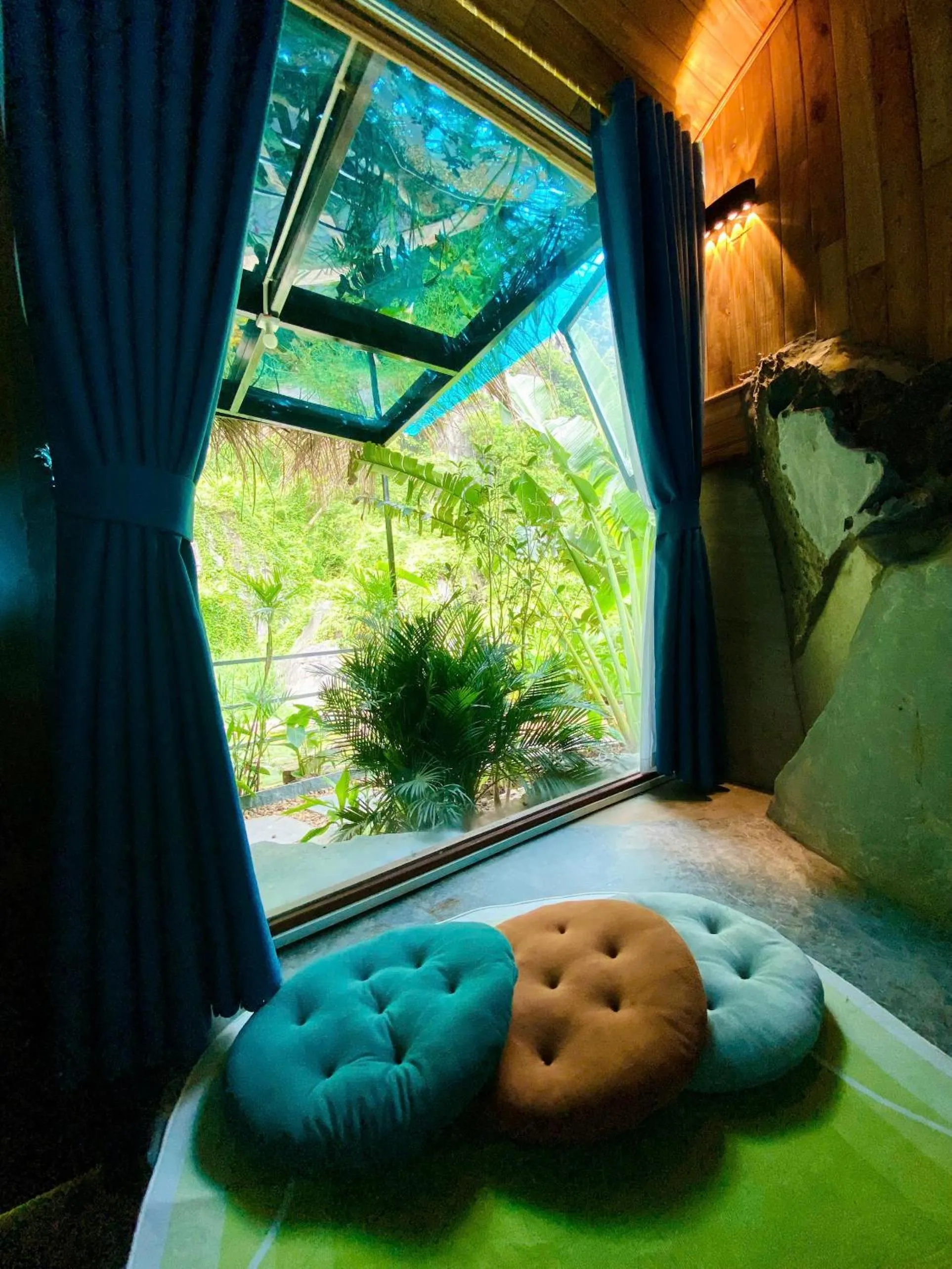 Bed in Fairy Mountain Retreat