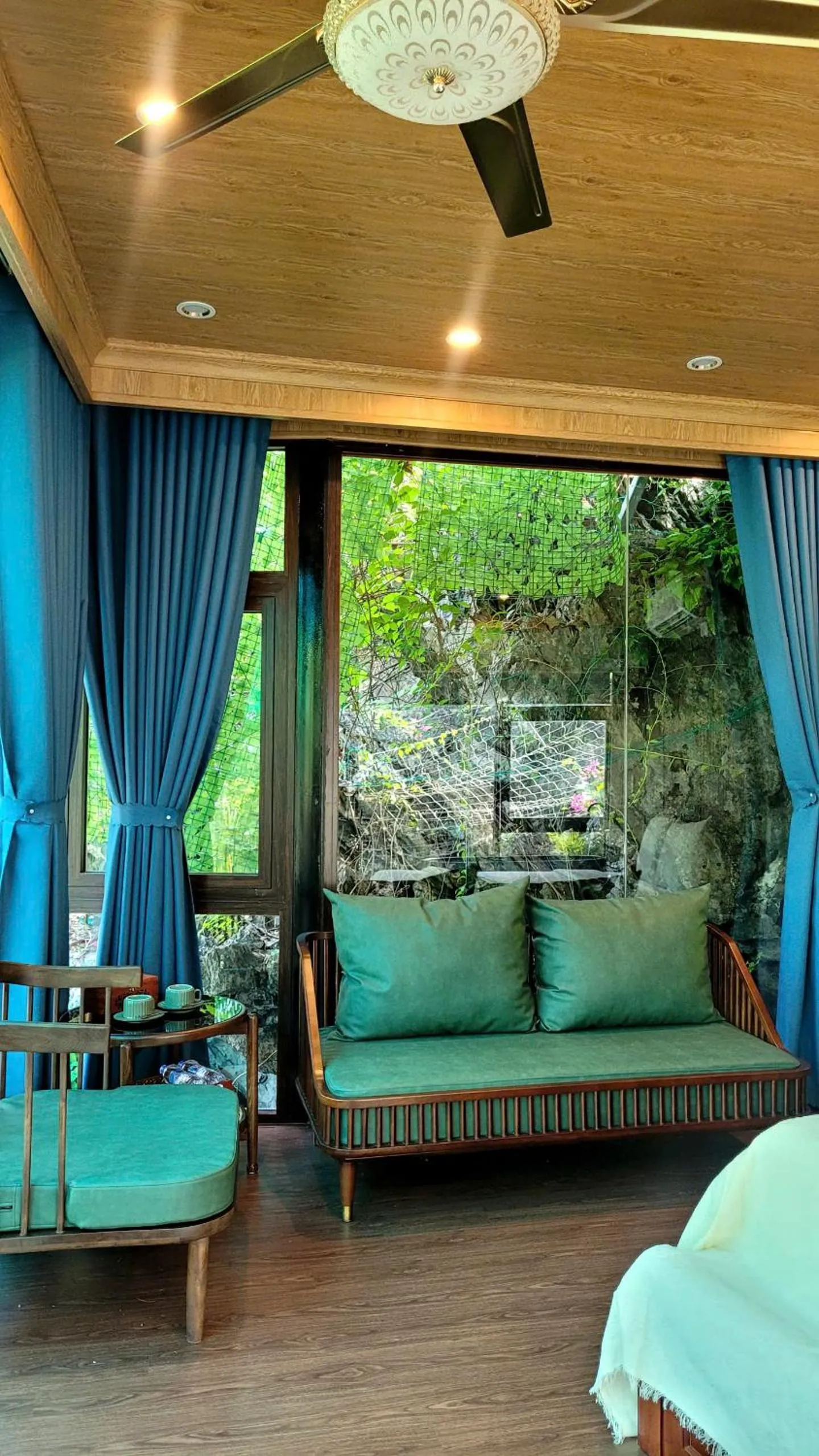 Seating area, Bed in Fairy Mountain Retreat