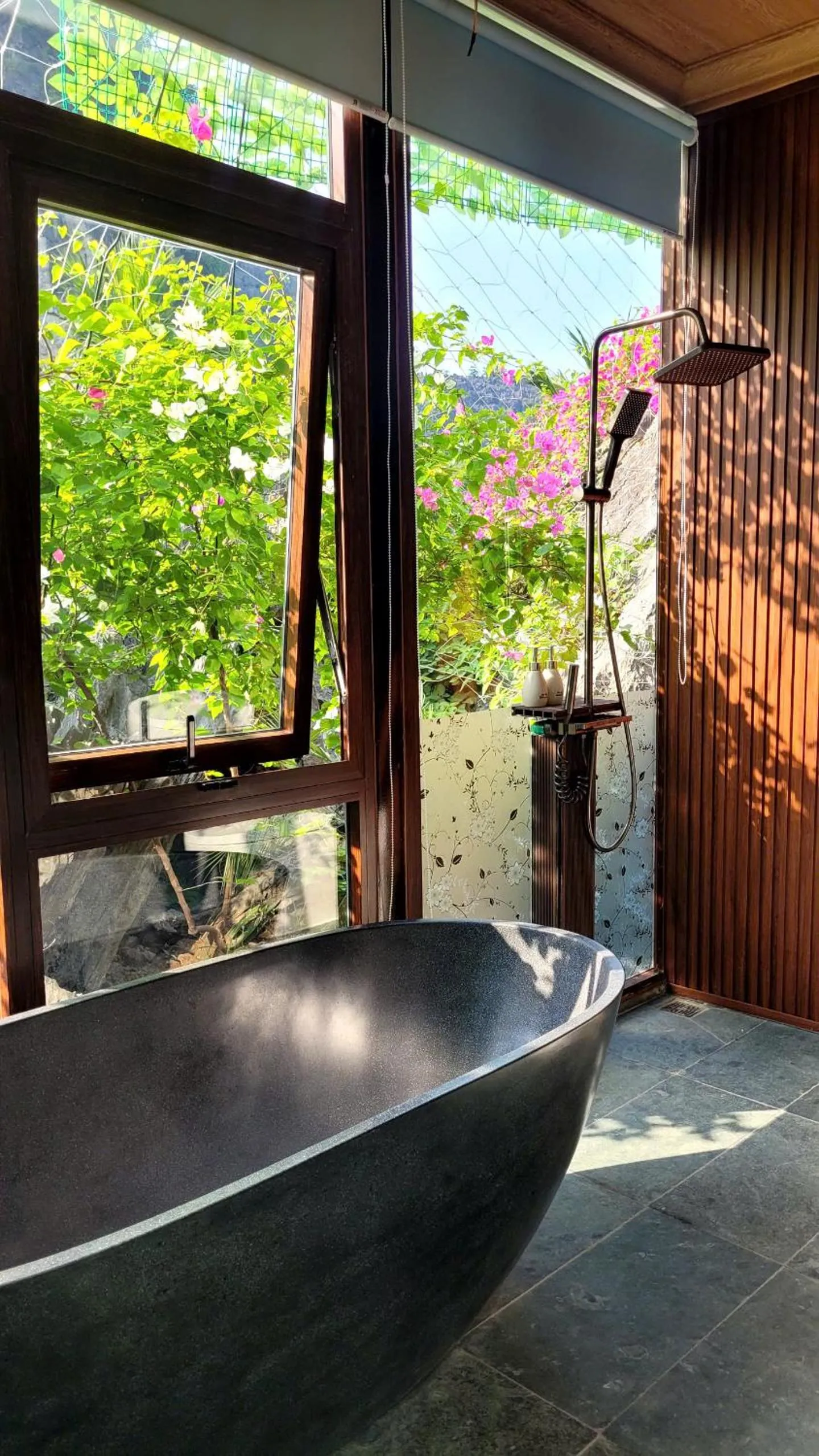 Bath in Fairy Mountain Retreat