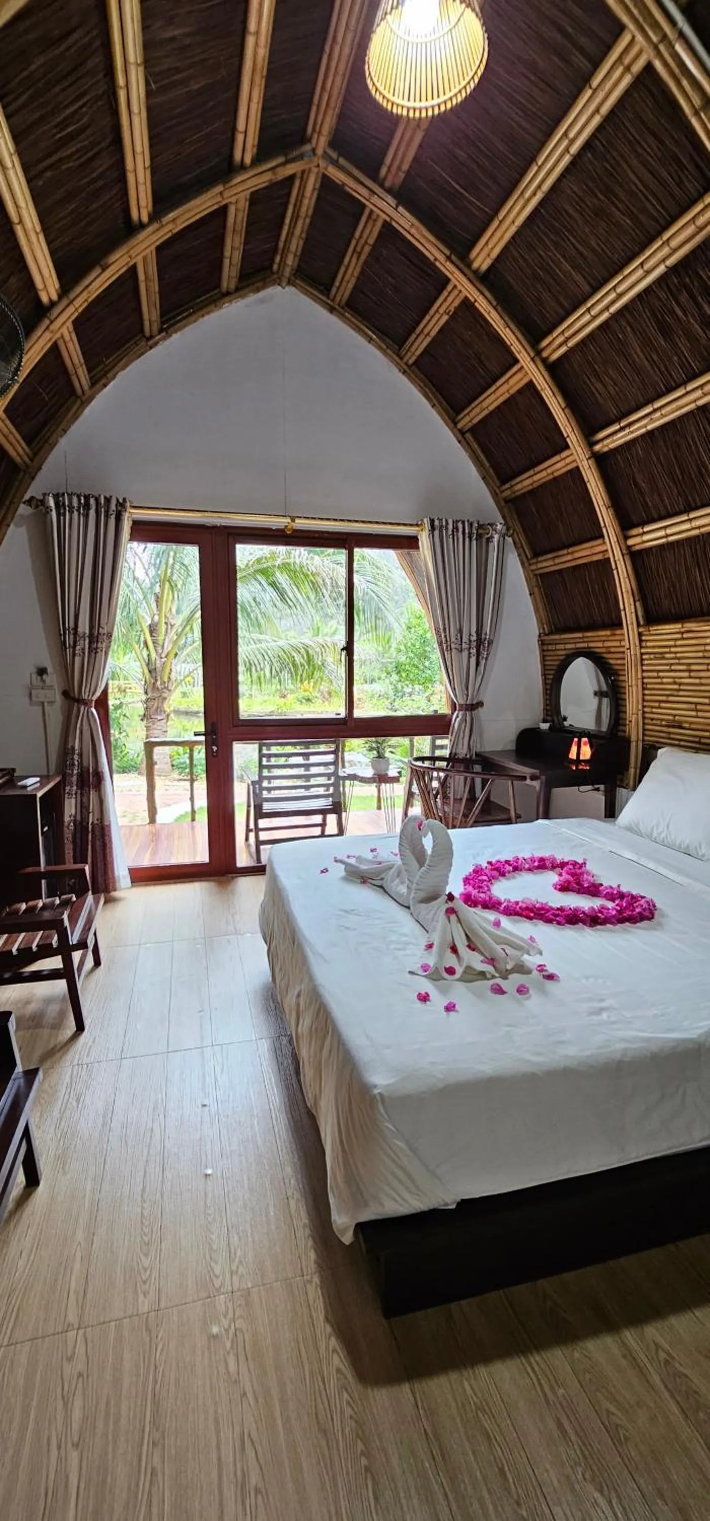 Photo of the whole room, Bed in Fairy Mountain Retreat