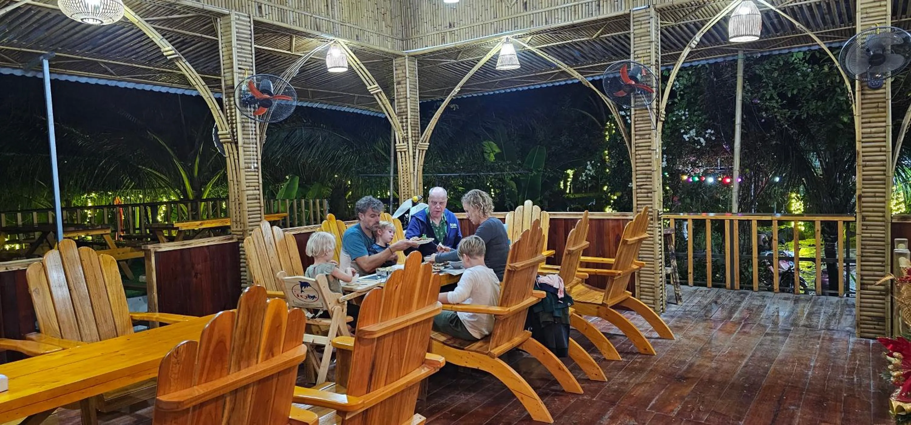 Restaurant/places to eat in Fairy Mountain Retreat