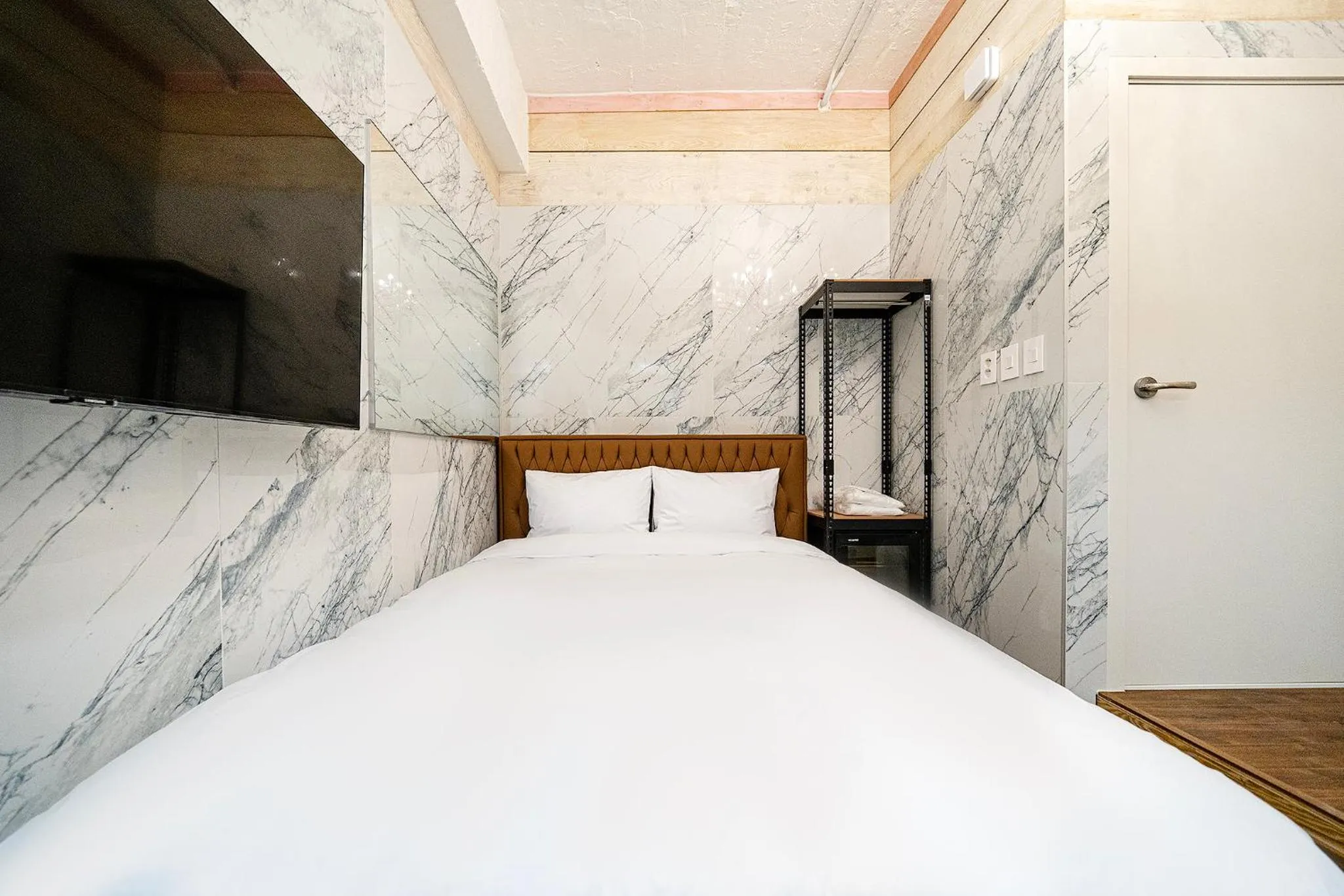 Bedroom, Bed in Woomigwan Hotel