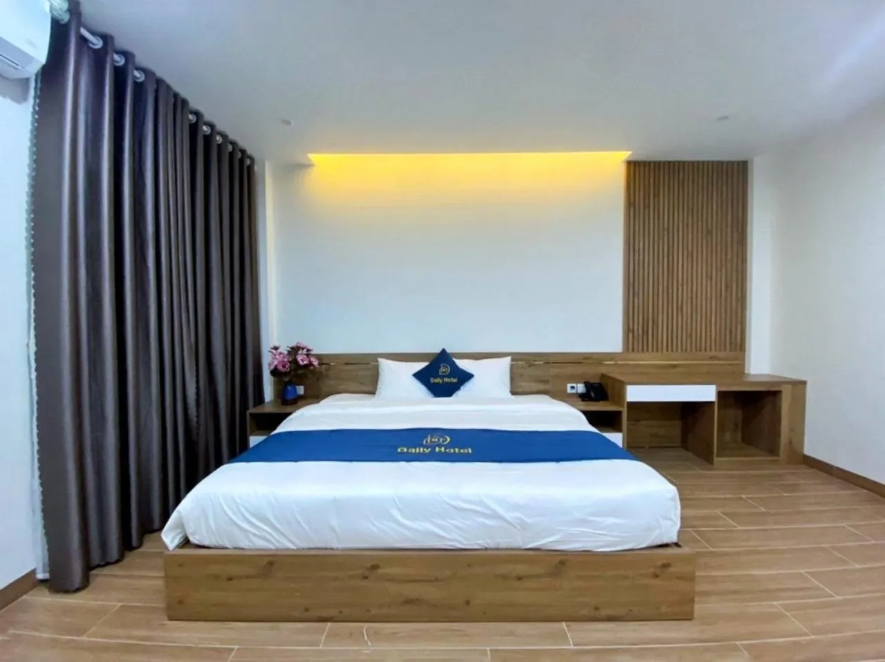 Bed in Daily Hotel Halong