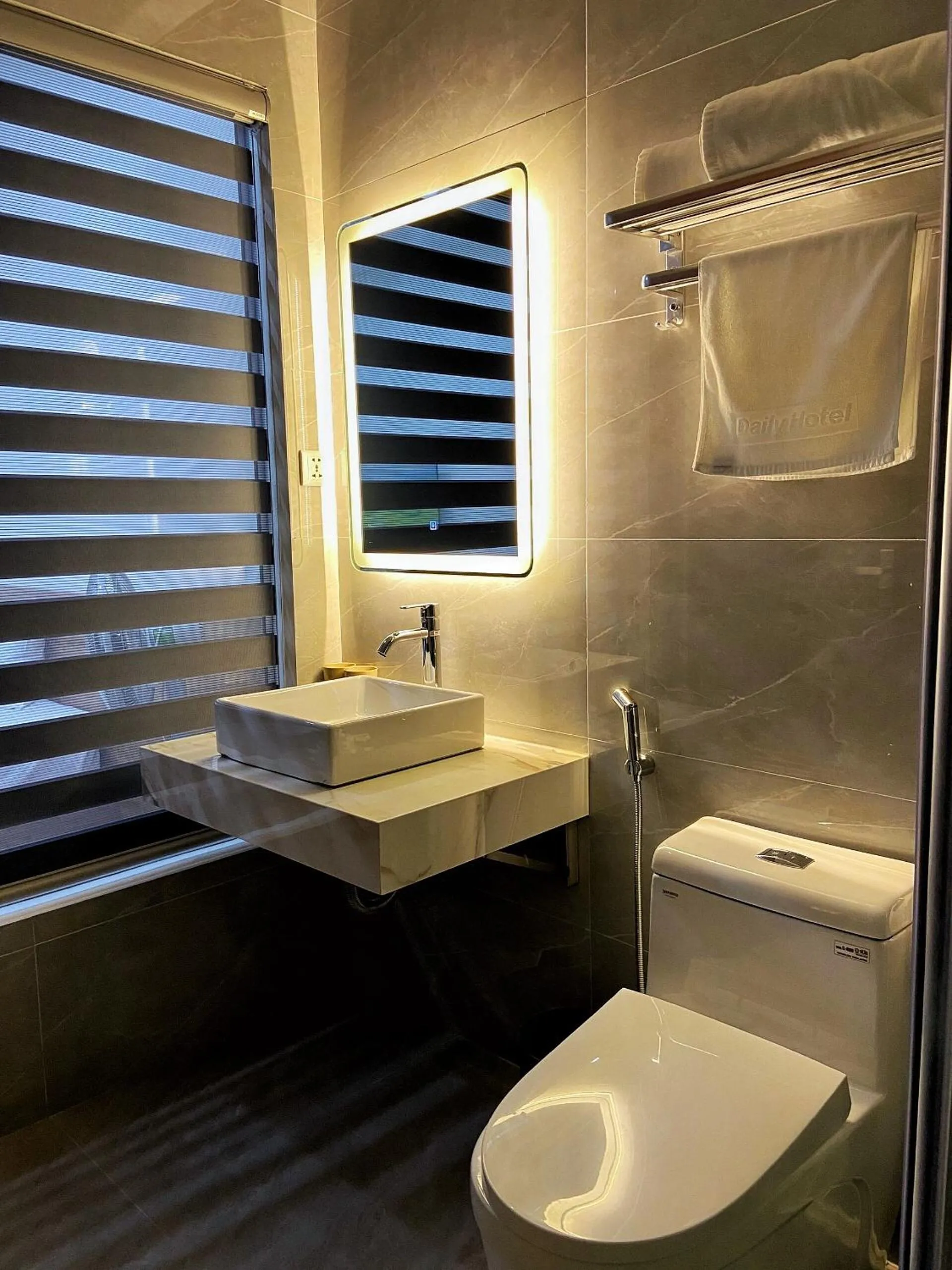 Bathroom in Daily Hotel Halong