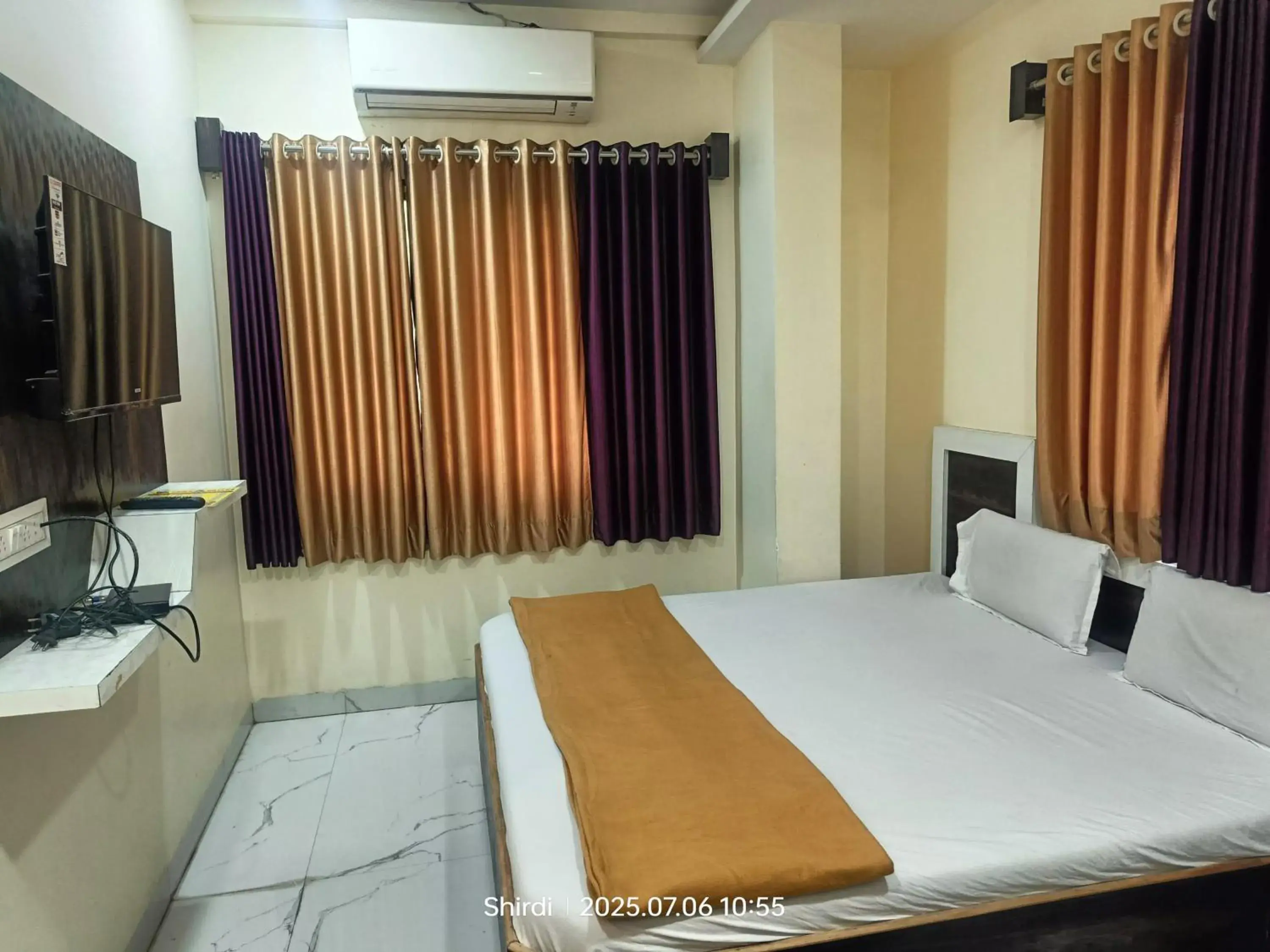 Bed in Hotel Sai viraj palace Bed in Hotel Sai viraj palace