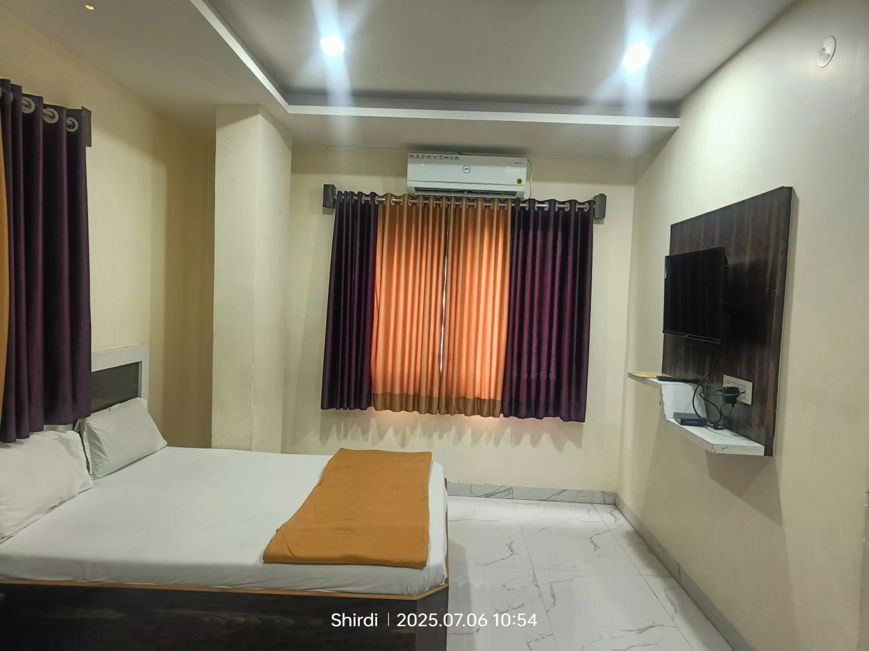 Bed in Hotel Sai viraj palace