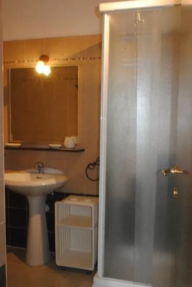 Bathroom in Segni e Impronta