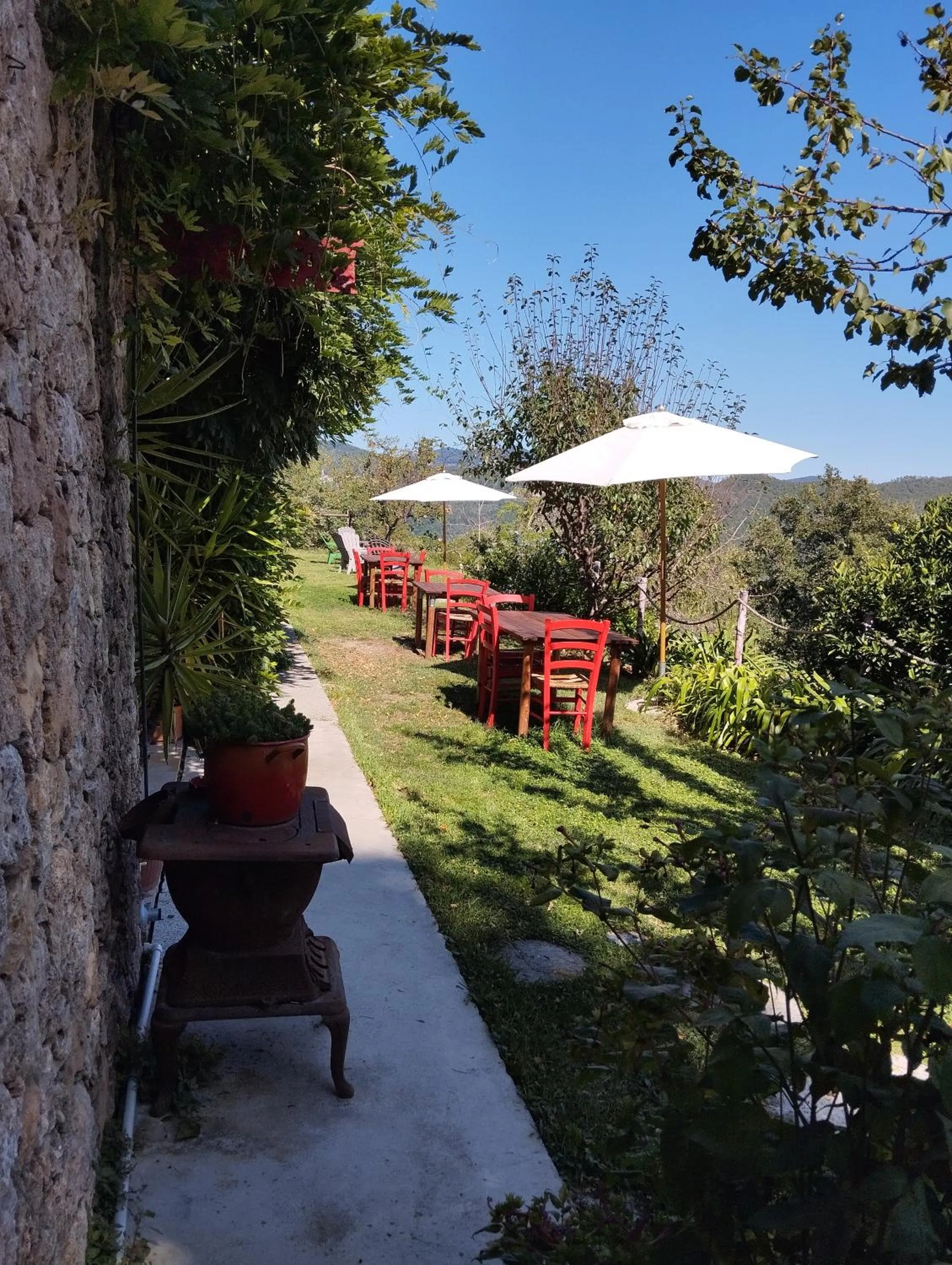 Garden view in Segni e Impronta