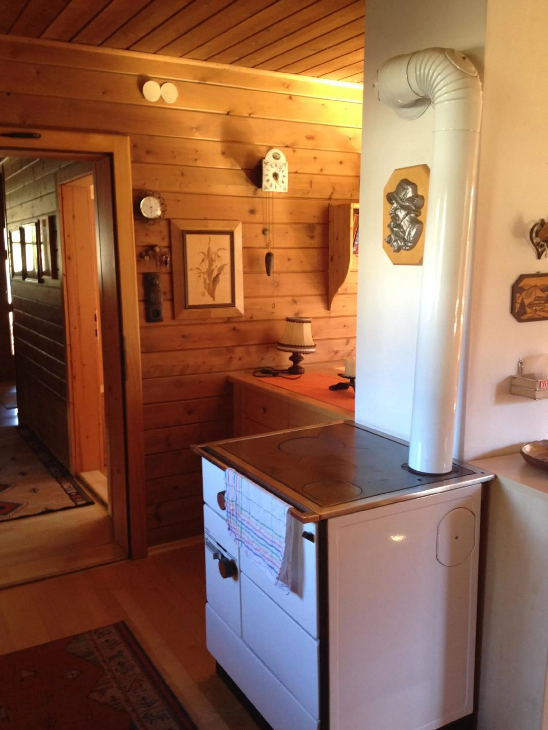 Kitchen or kitchenette in Ferienhaus Zirmheim