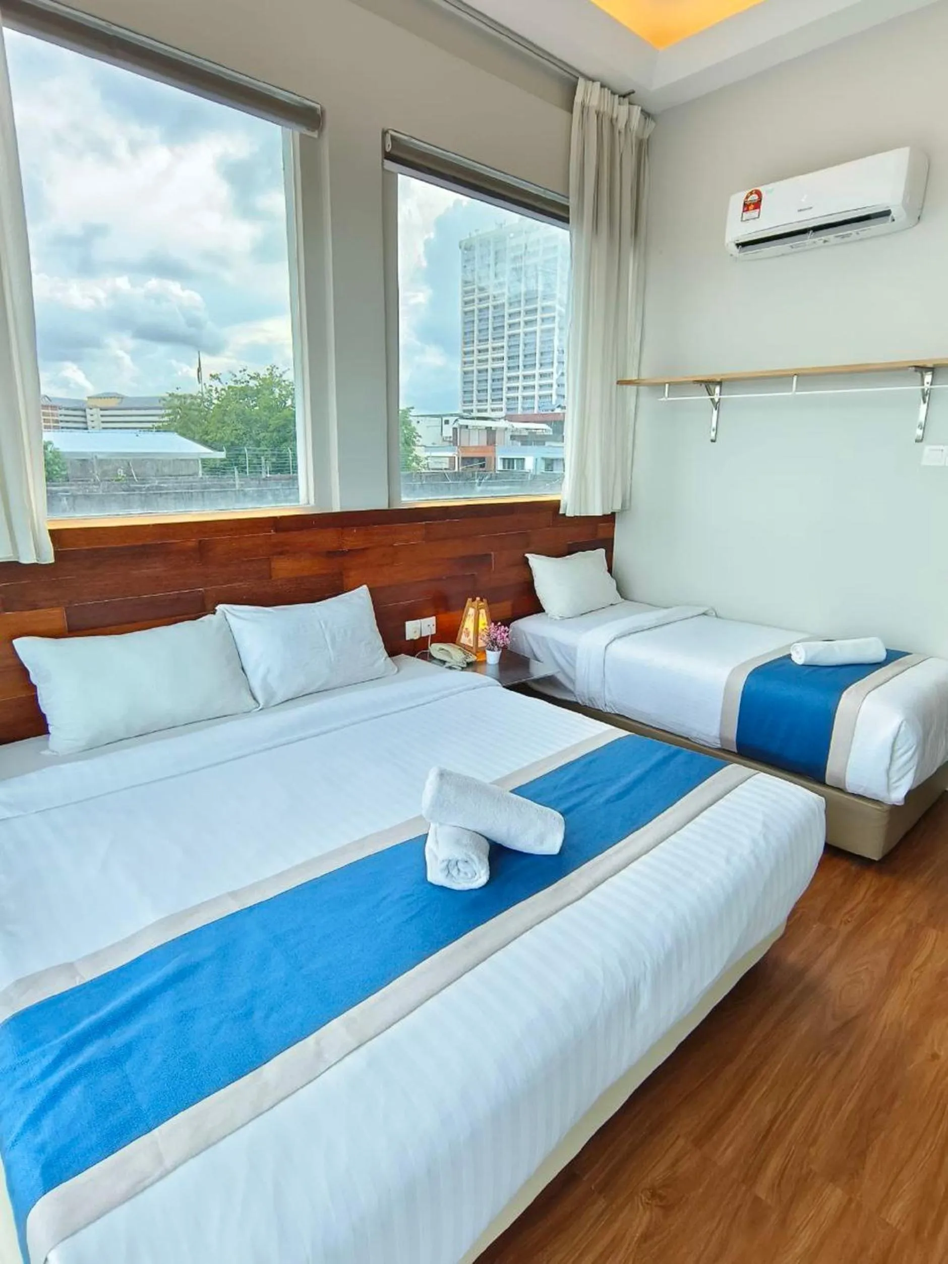 Bedroom, Bed in The Riverbank Hotel By MRVJ Business