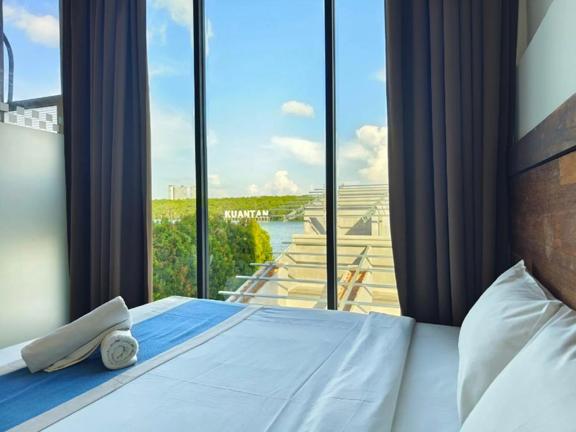 Bed in The Riverbank Hotel By MRVJ Business