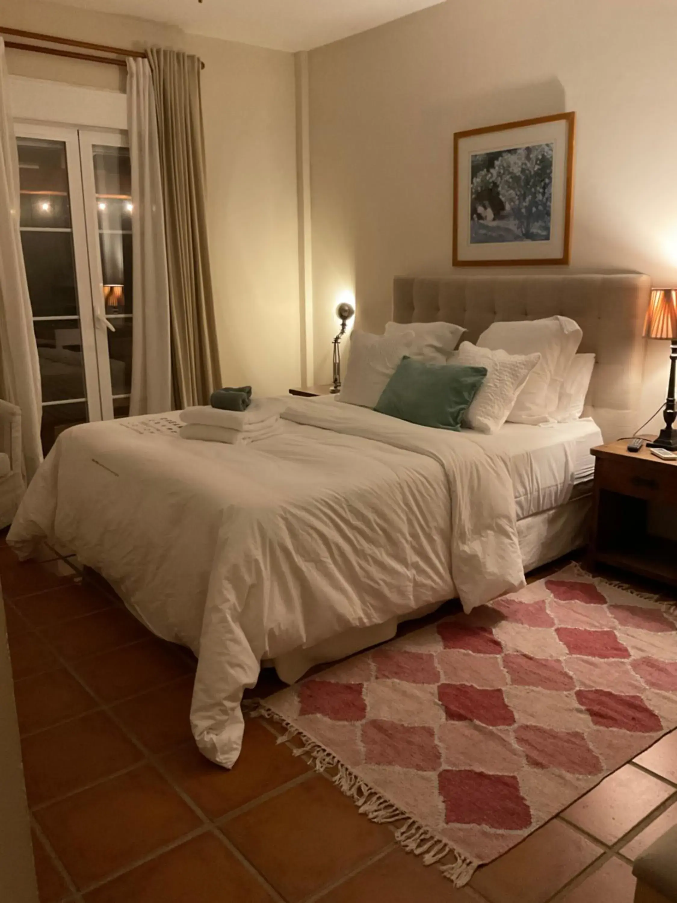 Queen Room with Spa Bath - single occupancy in At Home in Malaga Stay & Solo Travellers Queen Room with Spa Bath - single occupancy in At Home in Malaga Stay & Solo Travellers