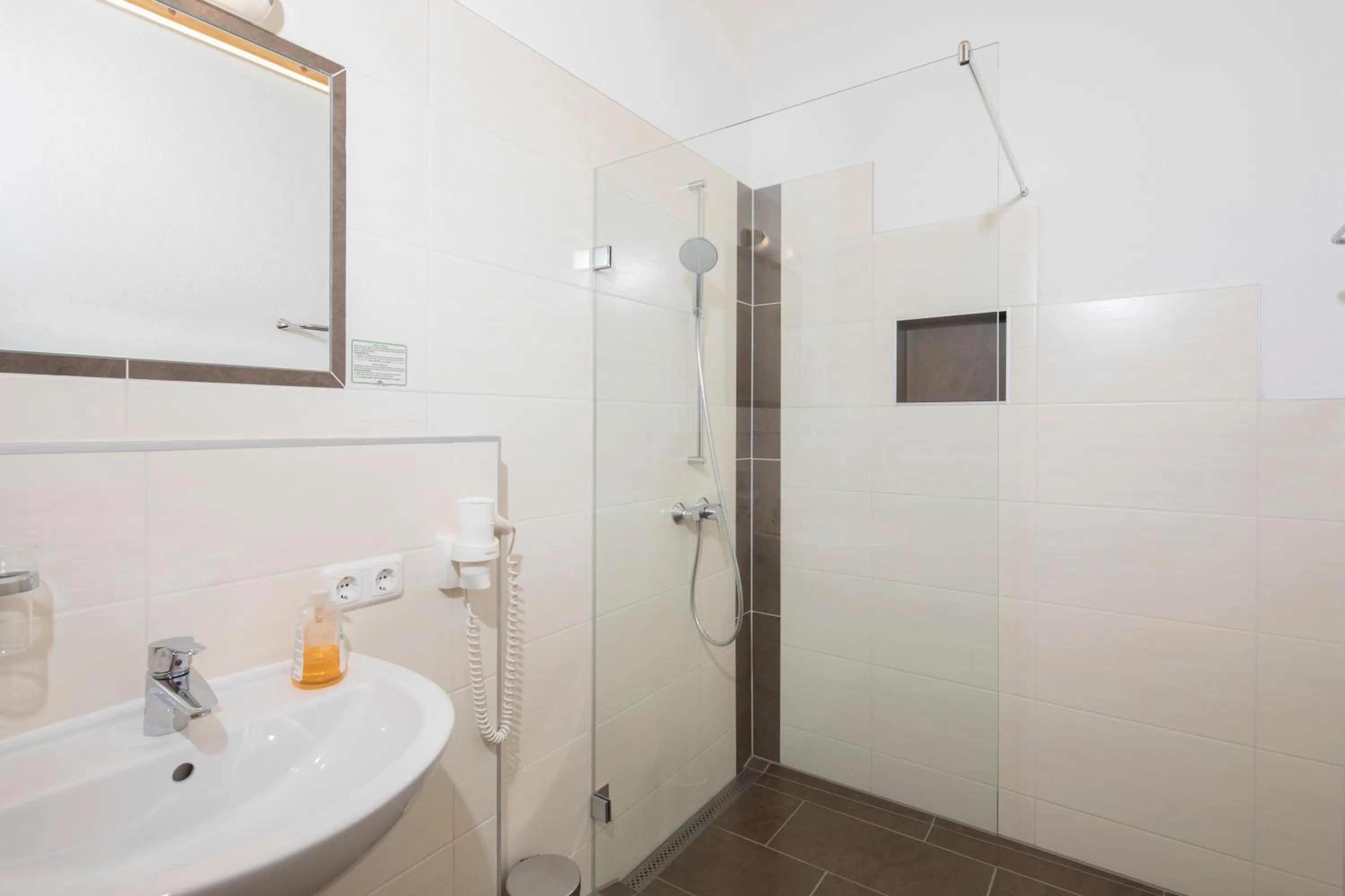 Bathroom in Hotel & Alpengasthof Pinzgerhof