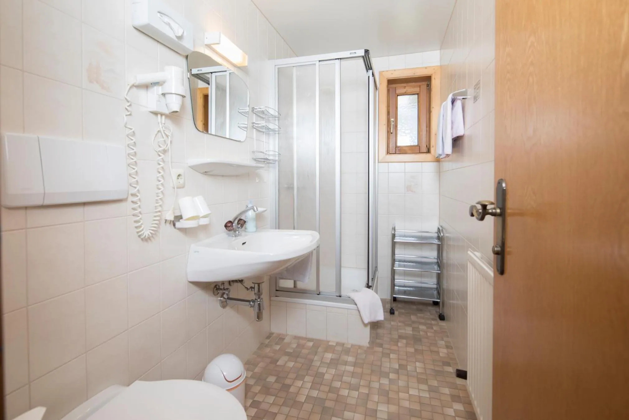 Shower in Hotel & Alpengasthof Pinzgerhof