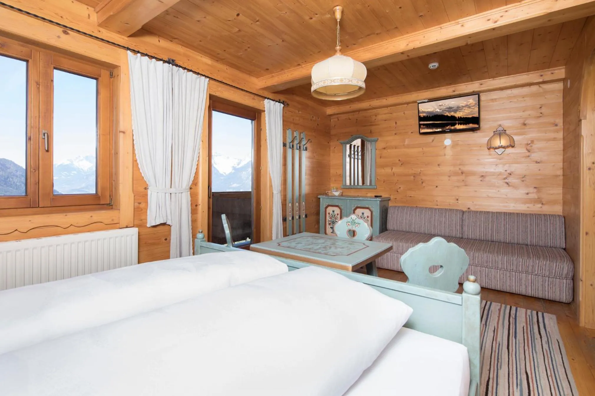 Photo of the whole room, Bed in Hotel & Alpengasthof Pinzgerhof