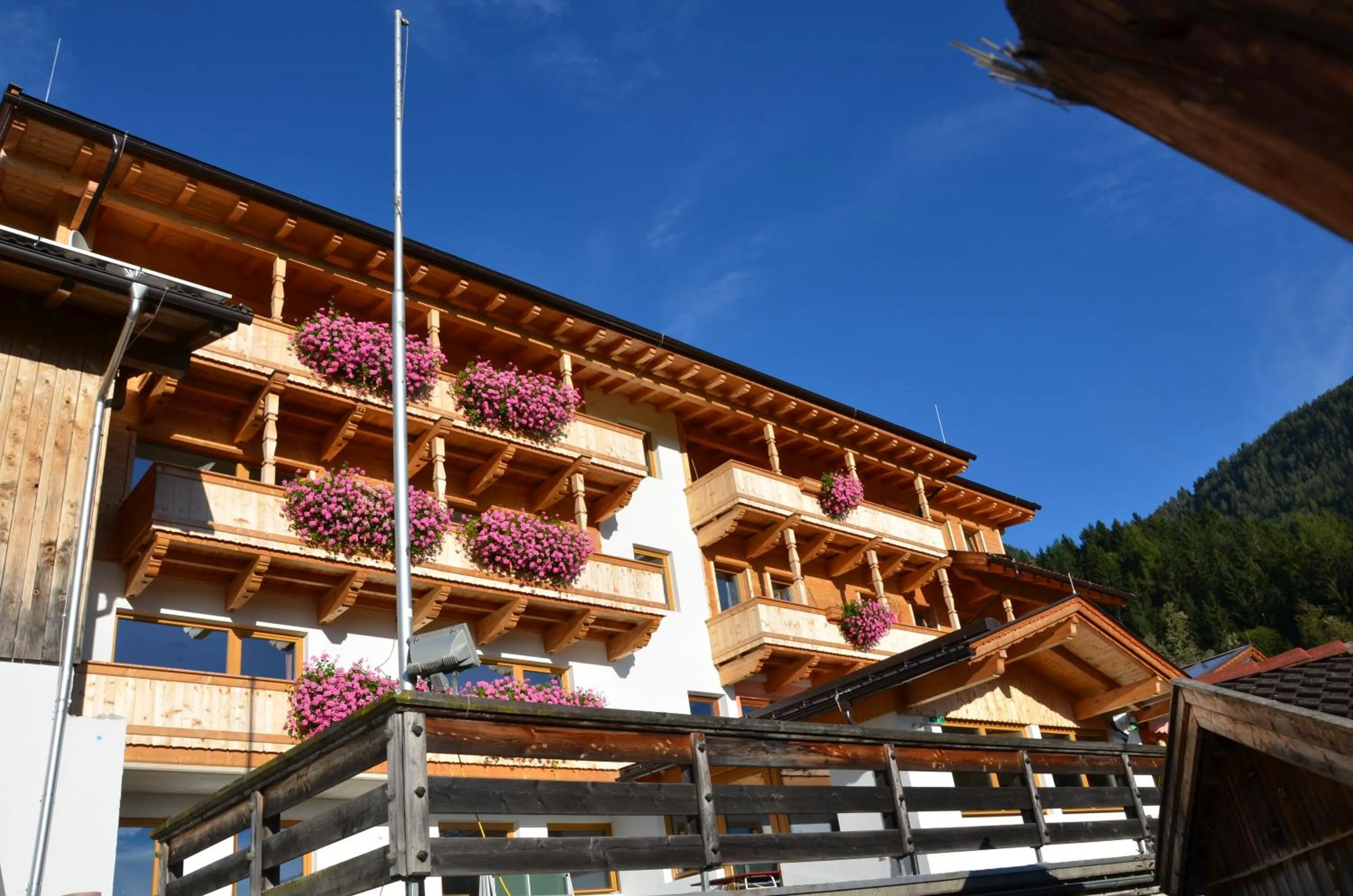 Property building in Hotel & Alpengasthof Pinzgerhof