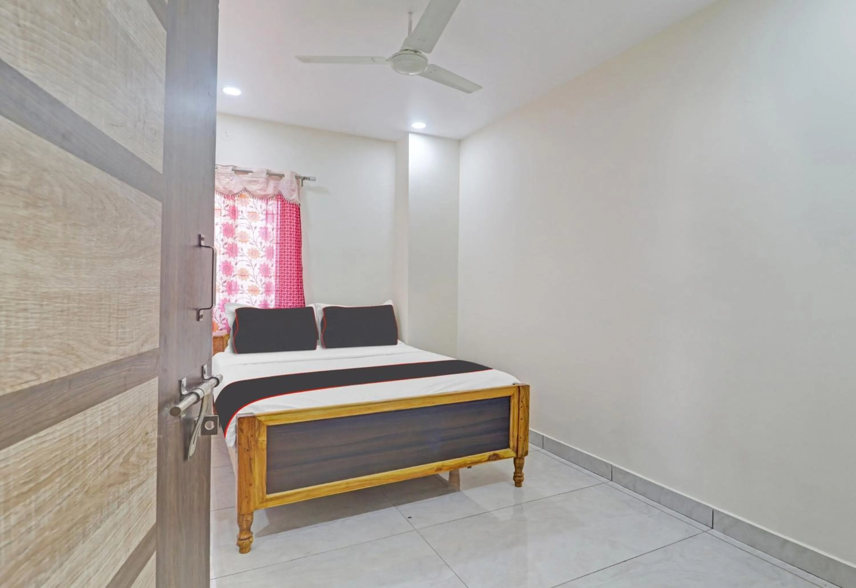 Bedroom, Bed in Collection O SV Grand Patancheru