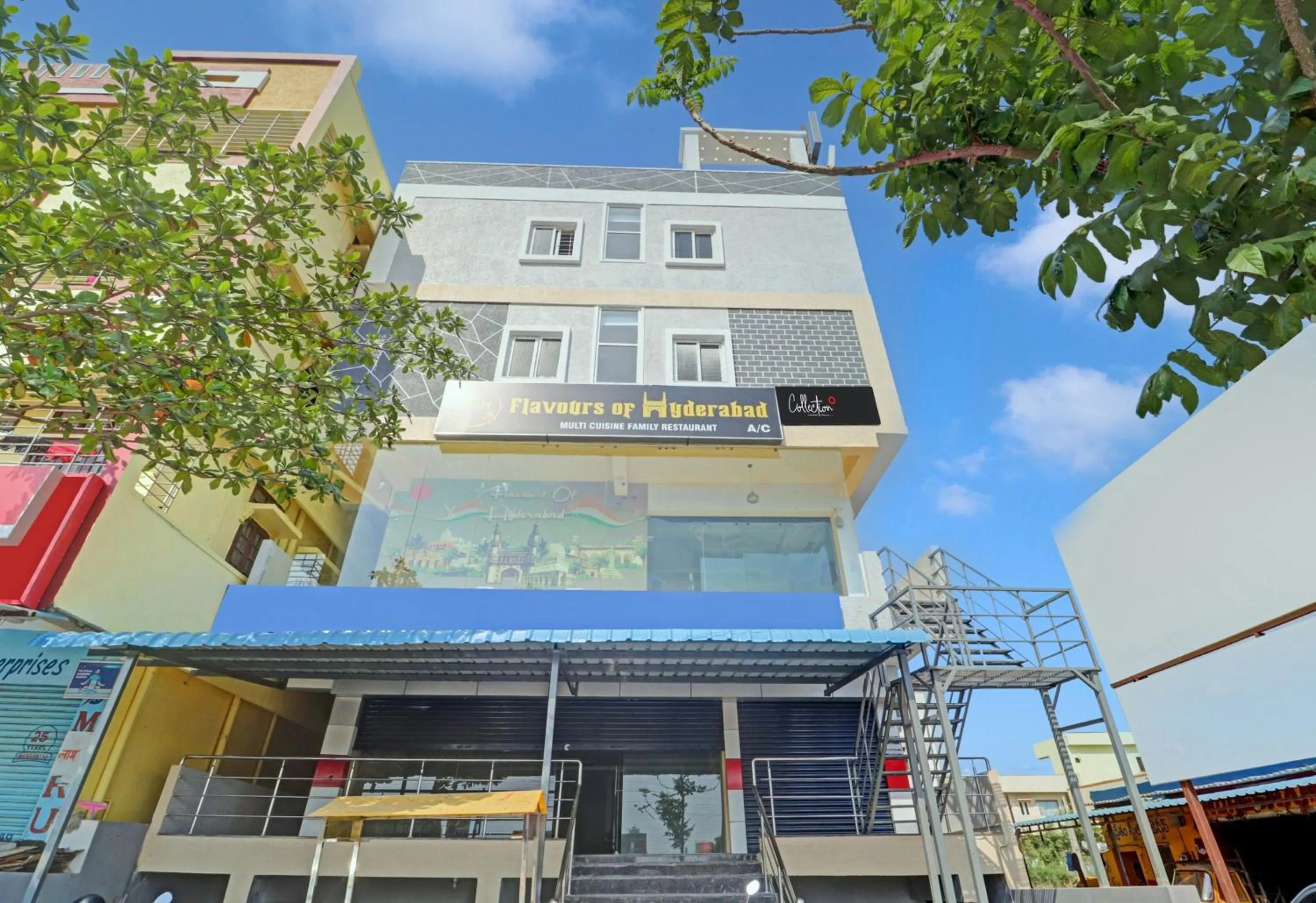 Facade/entrance in Collection O SV Grand Patancheru