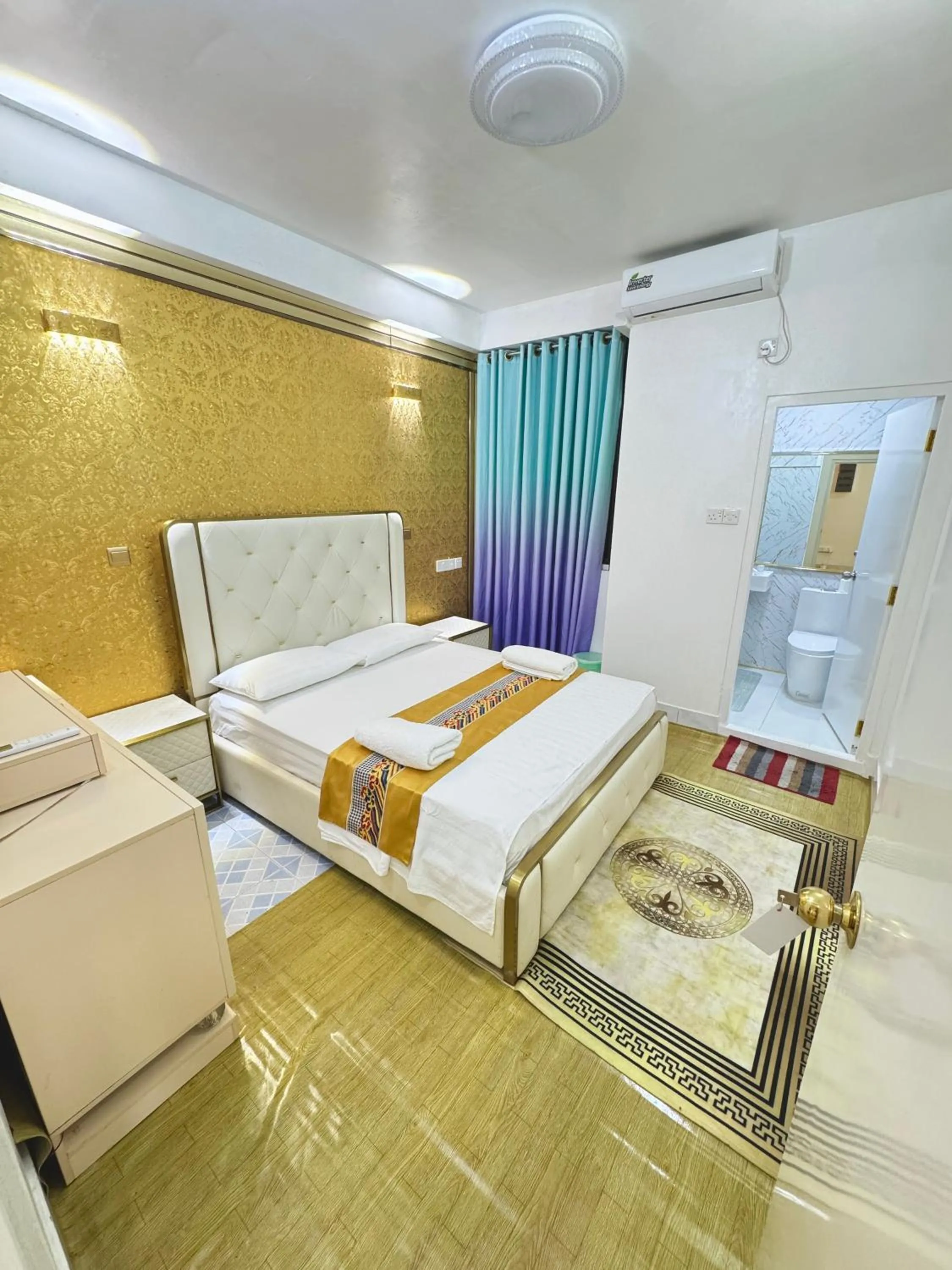 Ontrack Travel - room