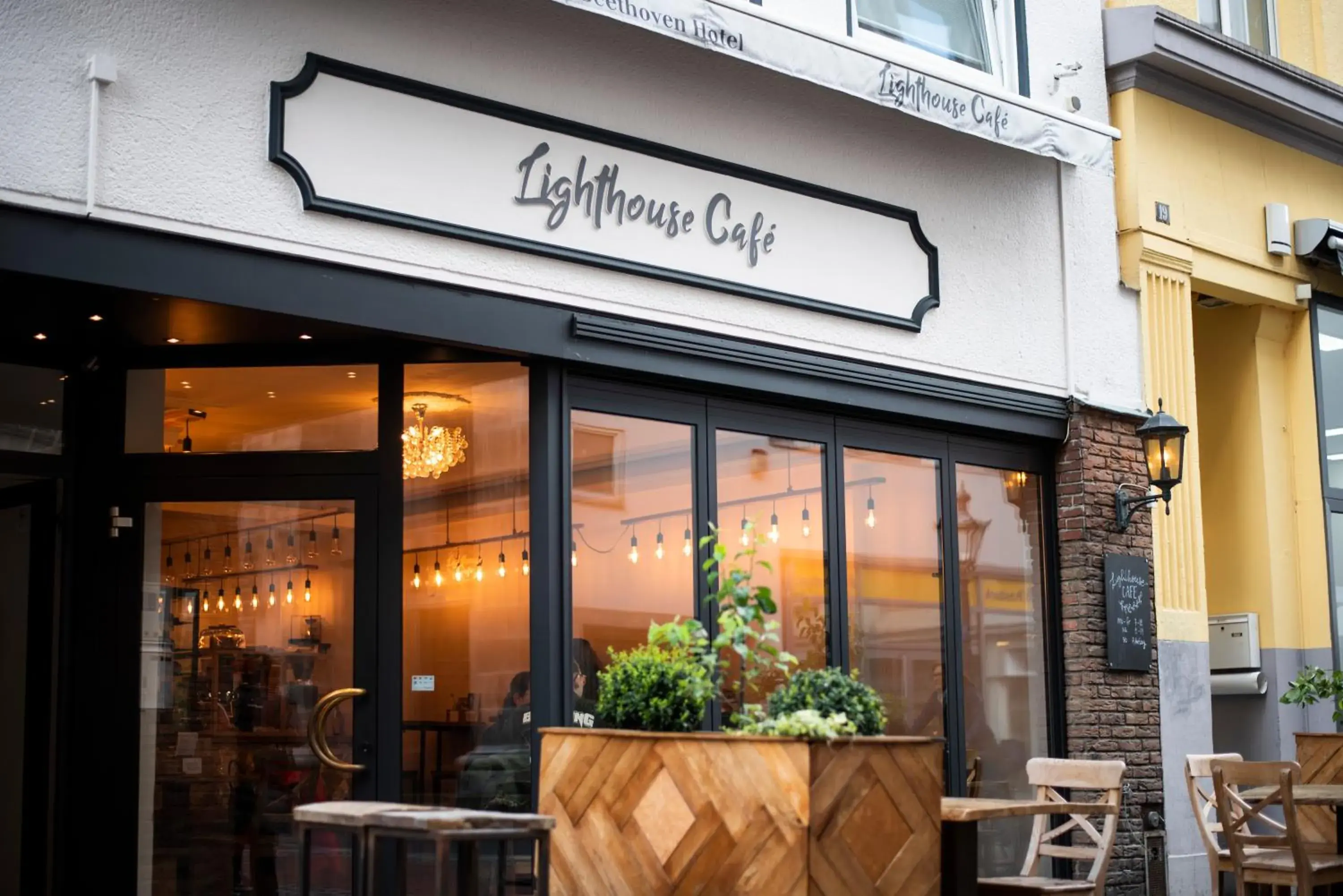 Breakfast in Bob W Beethoven Breakfast in Bob W Beethoven