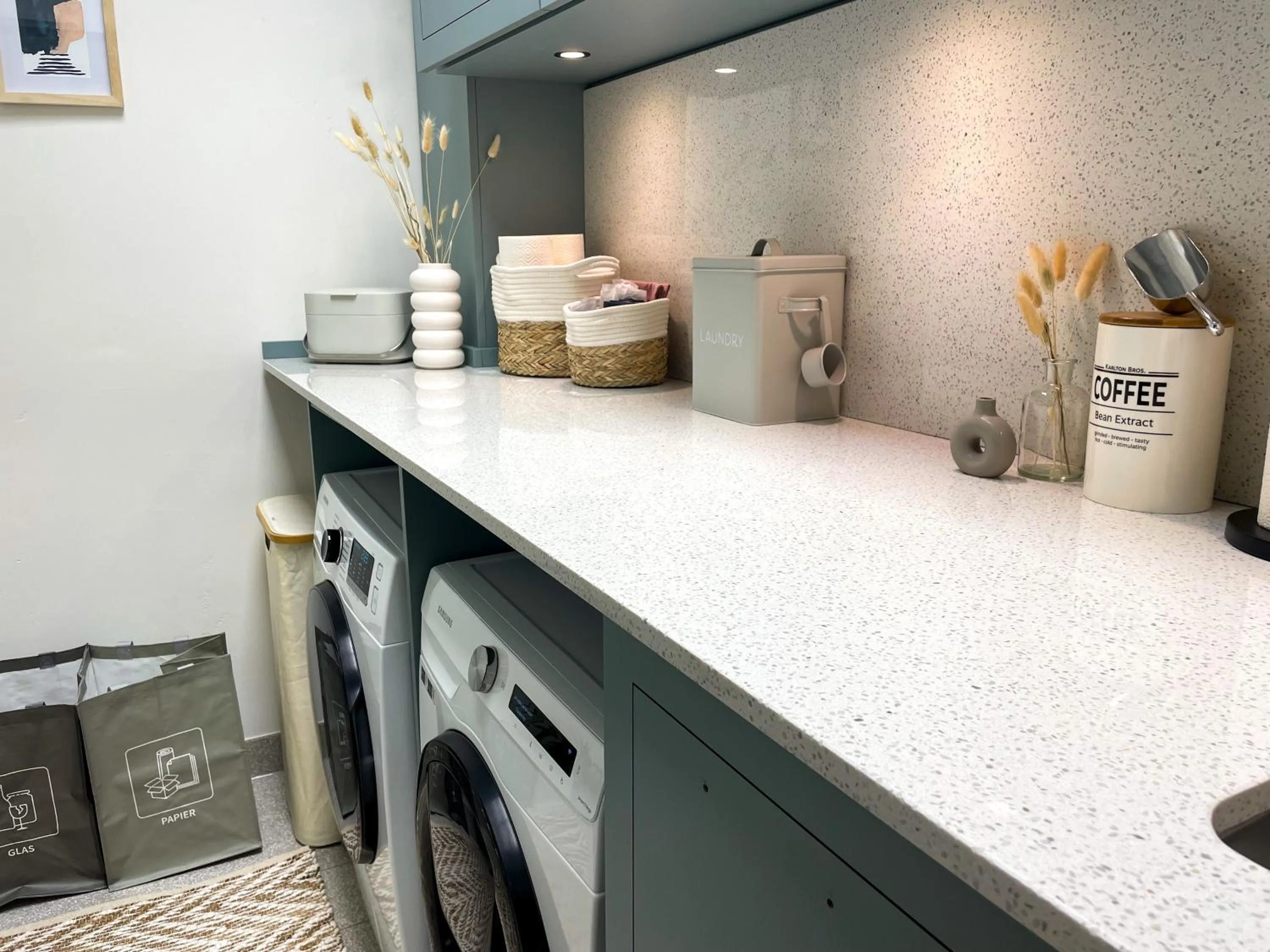 laundry in Bob W Beethoven