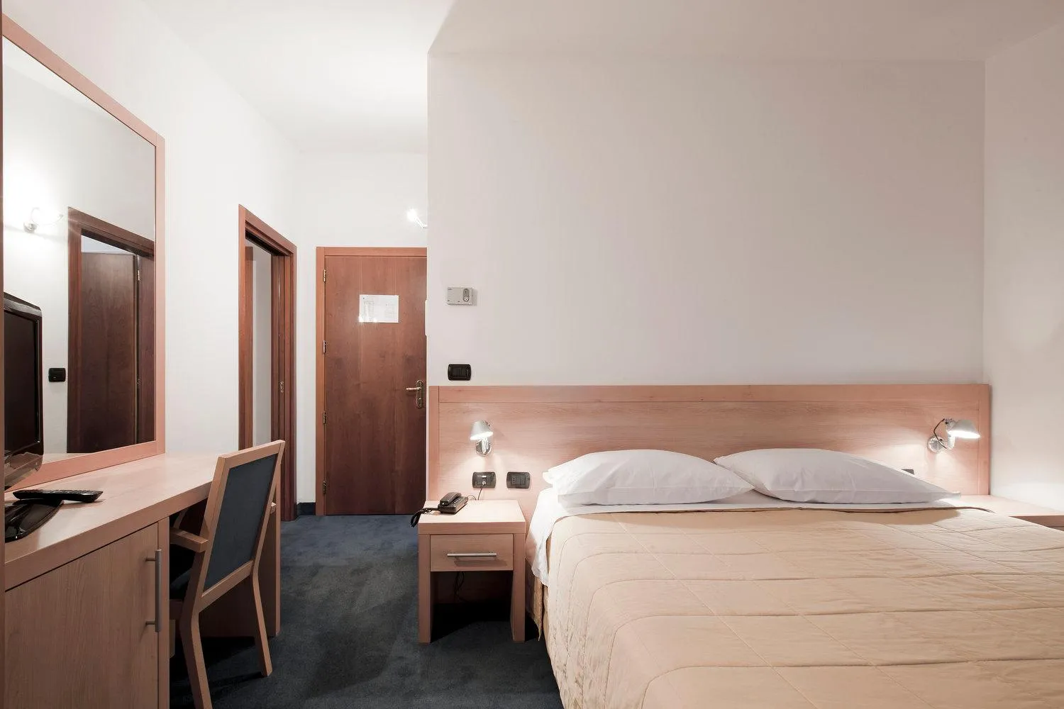 Photo of the whole room, Bed in Hotel Los Andes
