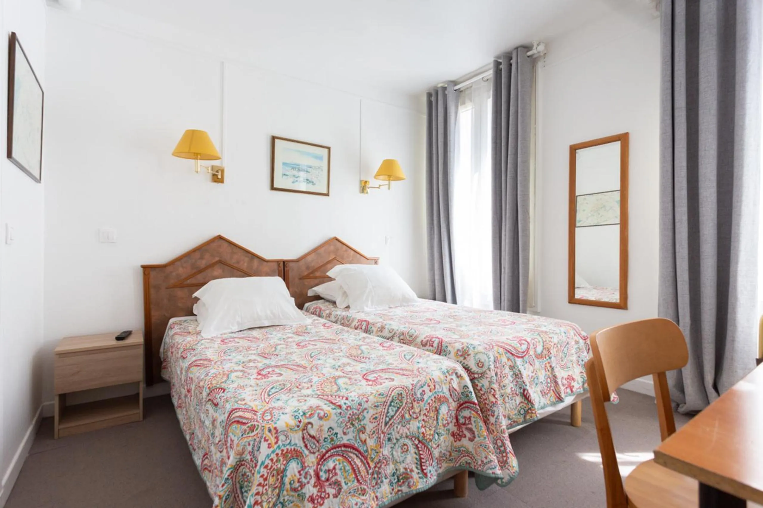 Photo of the whole room in Ideal Hotel