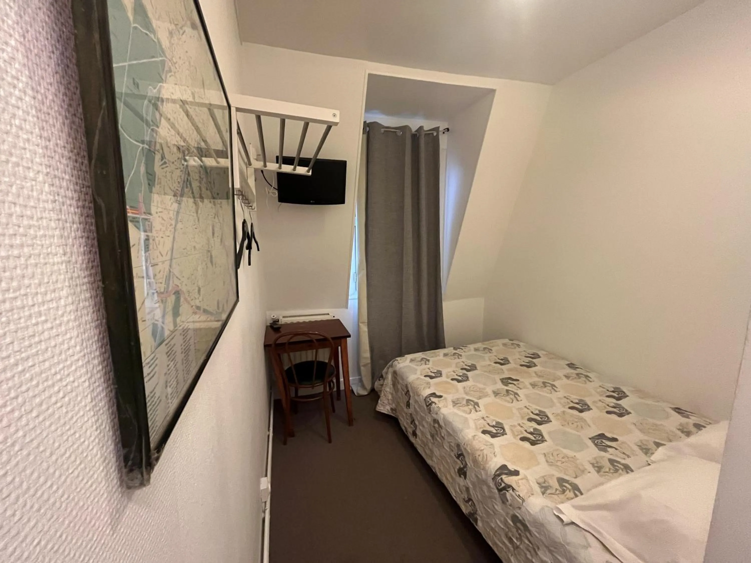 Photo of the whole room in Ideal Hotel